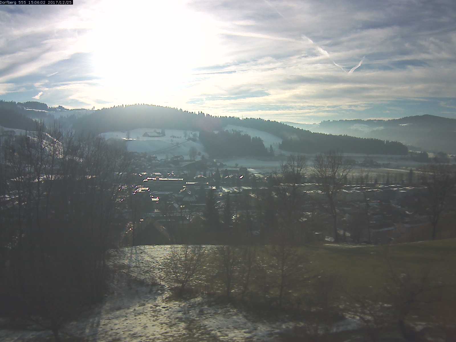 Webcam-Bild: Aussicht vom Dorfberg in Langnau 20171225-150601