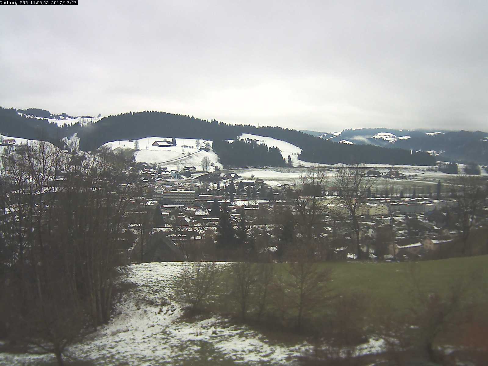 Webcam-Bild: Aussicht vom Dorfberg in Langnau 20171227-110601