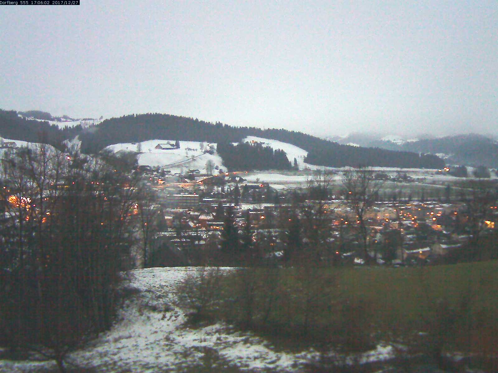 Webcam-Bild: Aussicht vom Dorfberg in Langnau 20171227-170601