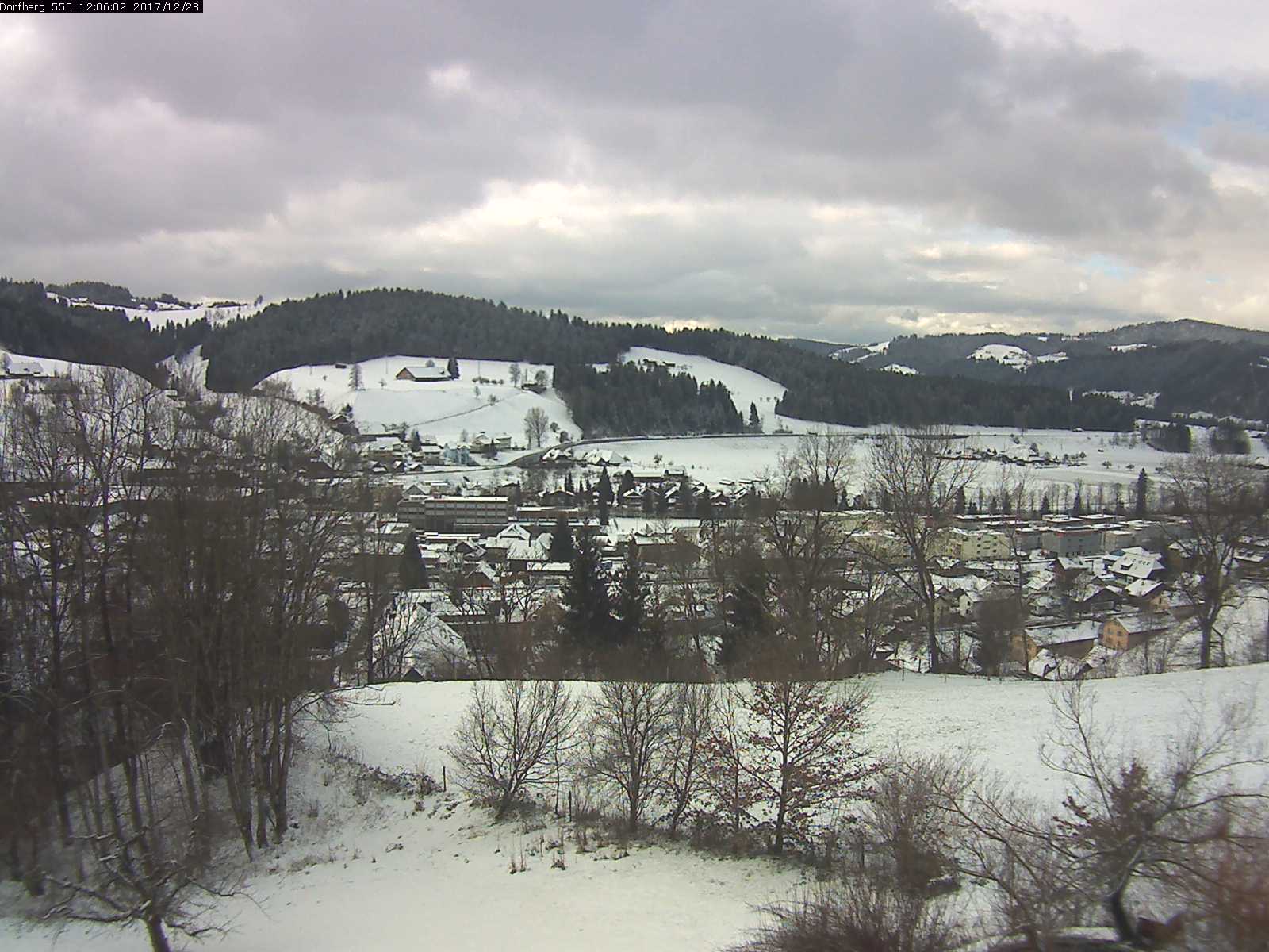 Webcam-Bild: Aussicht vom Dorfberg in Langnau 20171228-120601