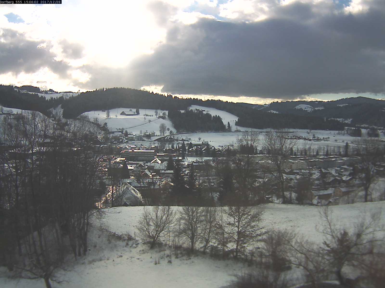 Webcam-Bild: Aussicht vom Dorfberg in Langnau 20171228-150601