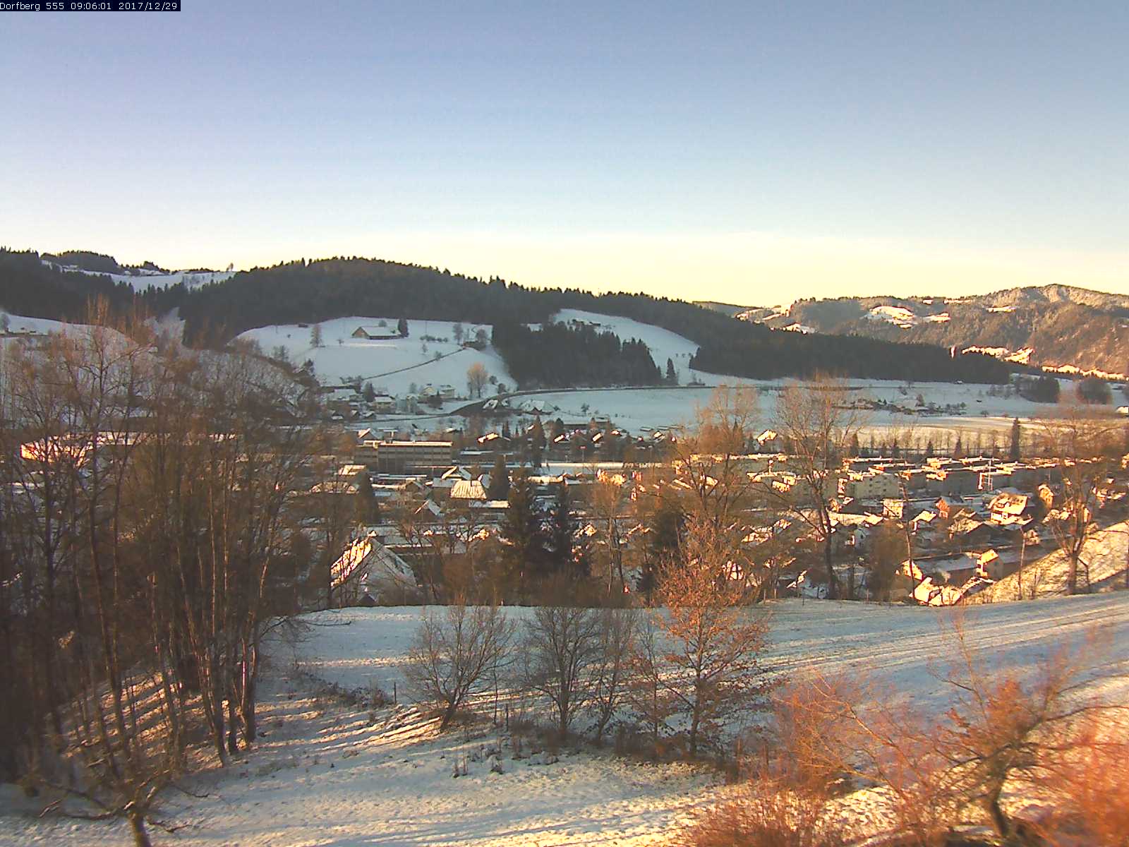 Webcam-Bild: Aussicht vom Dorfberg in Langnau 20171229-090601