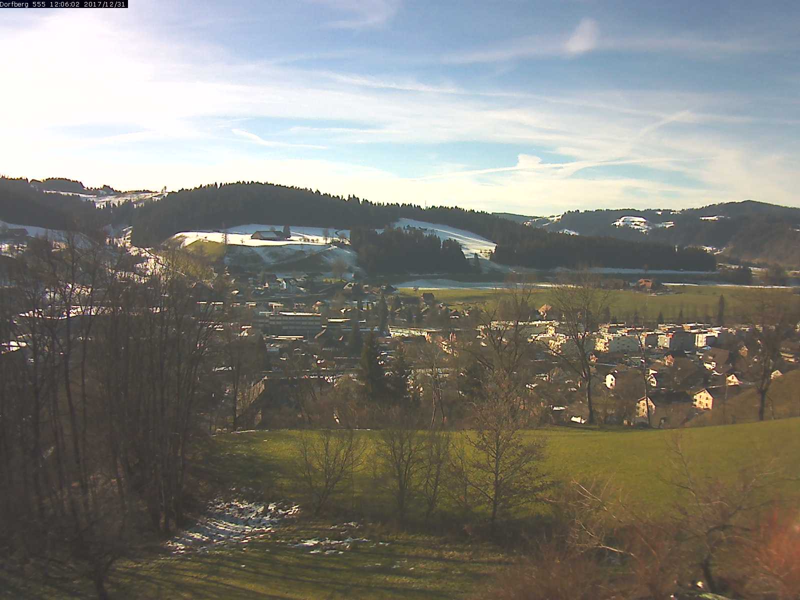 Webcam-Bild: Aussicht vom Dorfberg in Langnau 20171231-120601