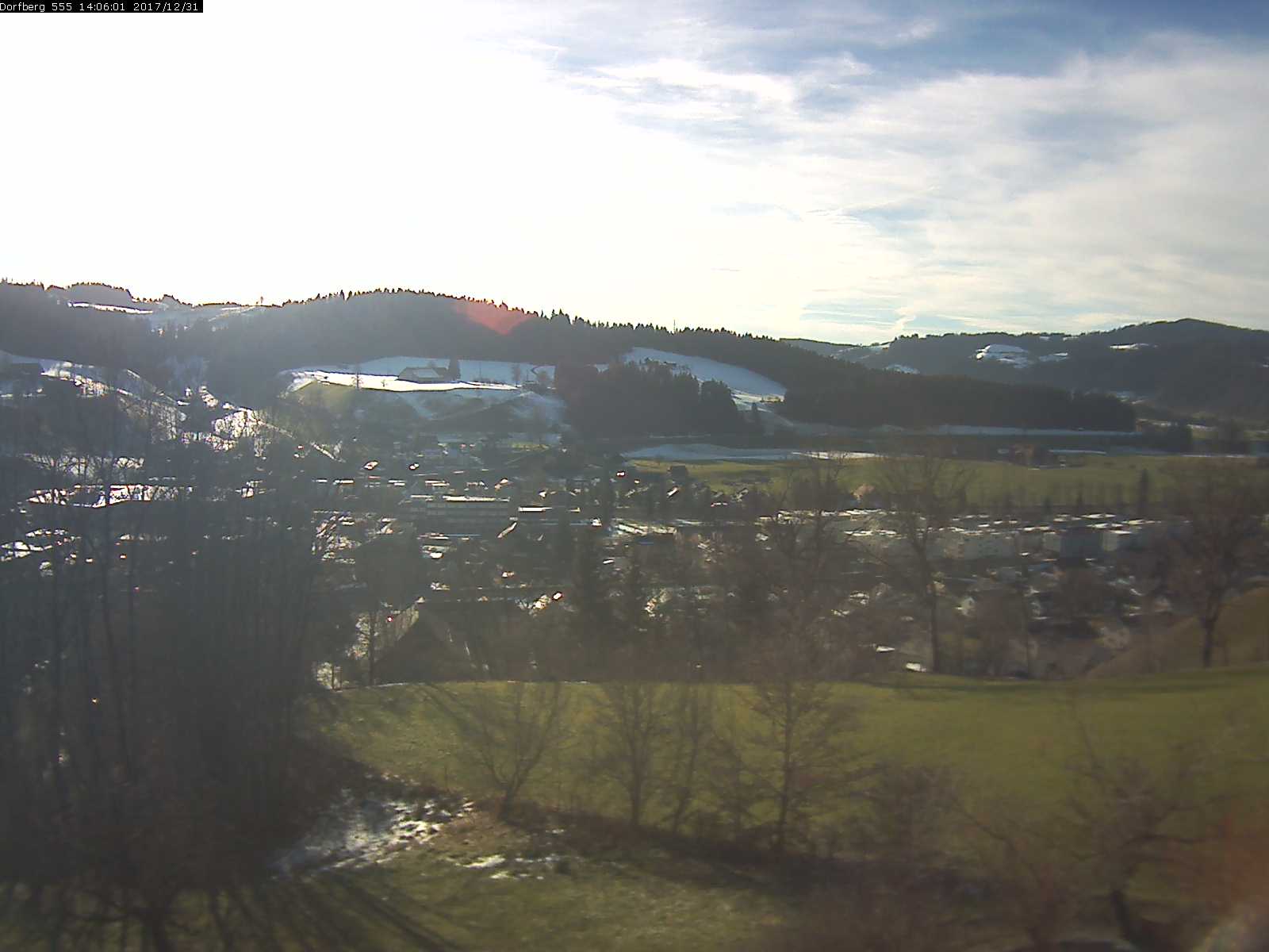 Webcam-Bild: Aussicht vom Dorfberg in Langnau 20171231-140601