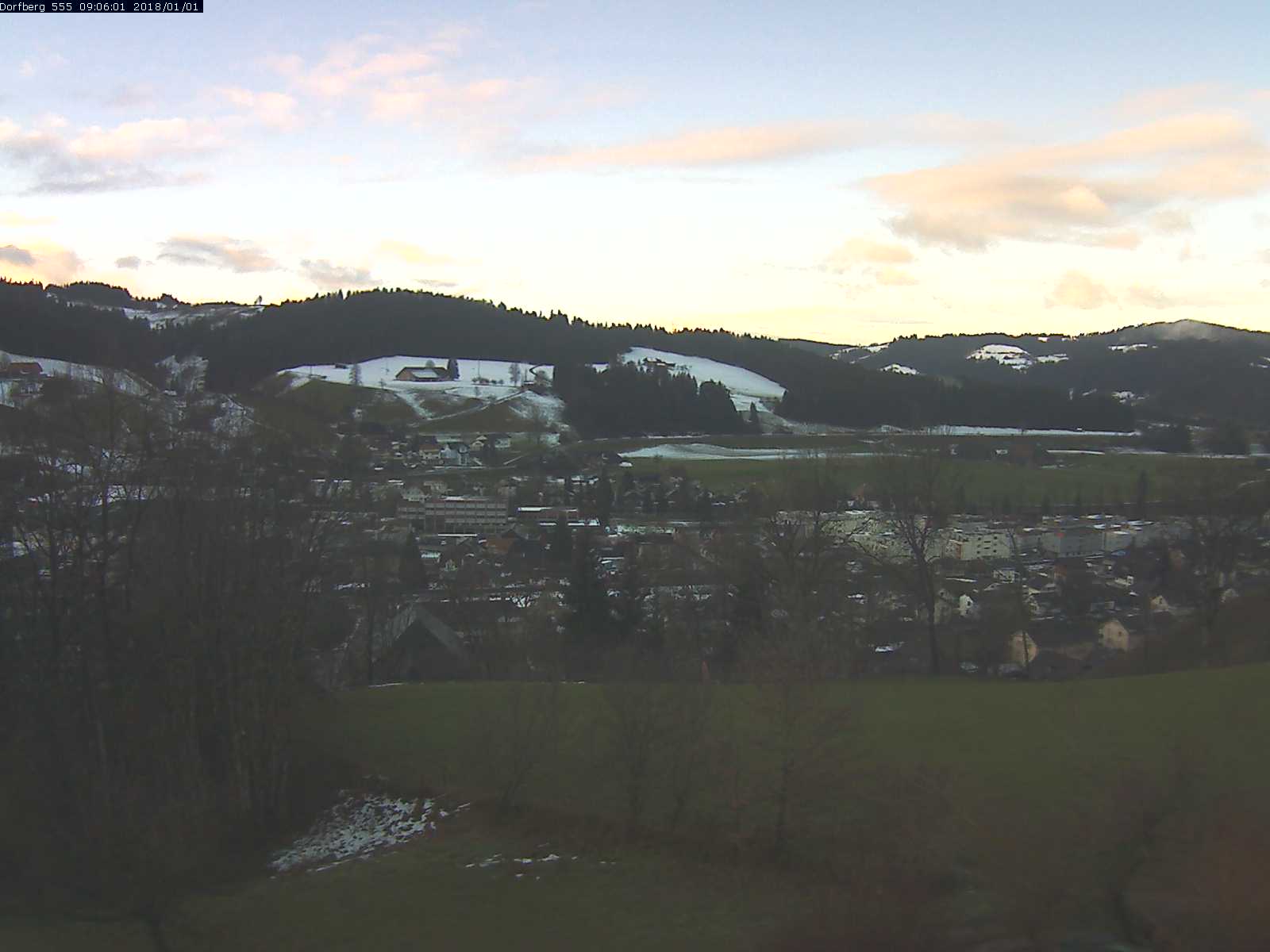 Webcam-Bild: Aussicht vom Dorfberg in Langnau 20180101-090601