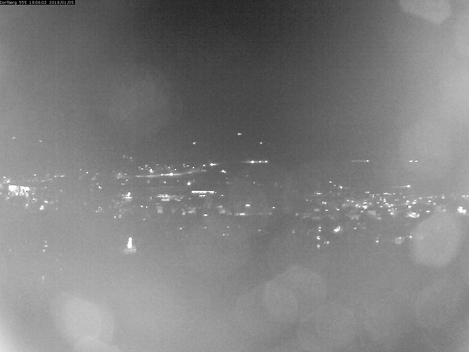 Webcam-Bild: Aussicht vom Dorfberg in Langnau 20180105-190601
