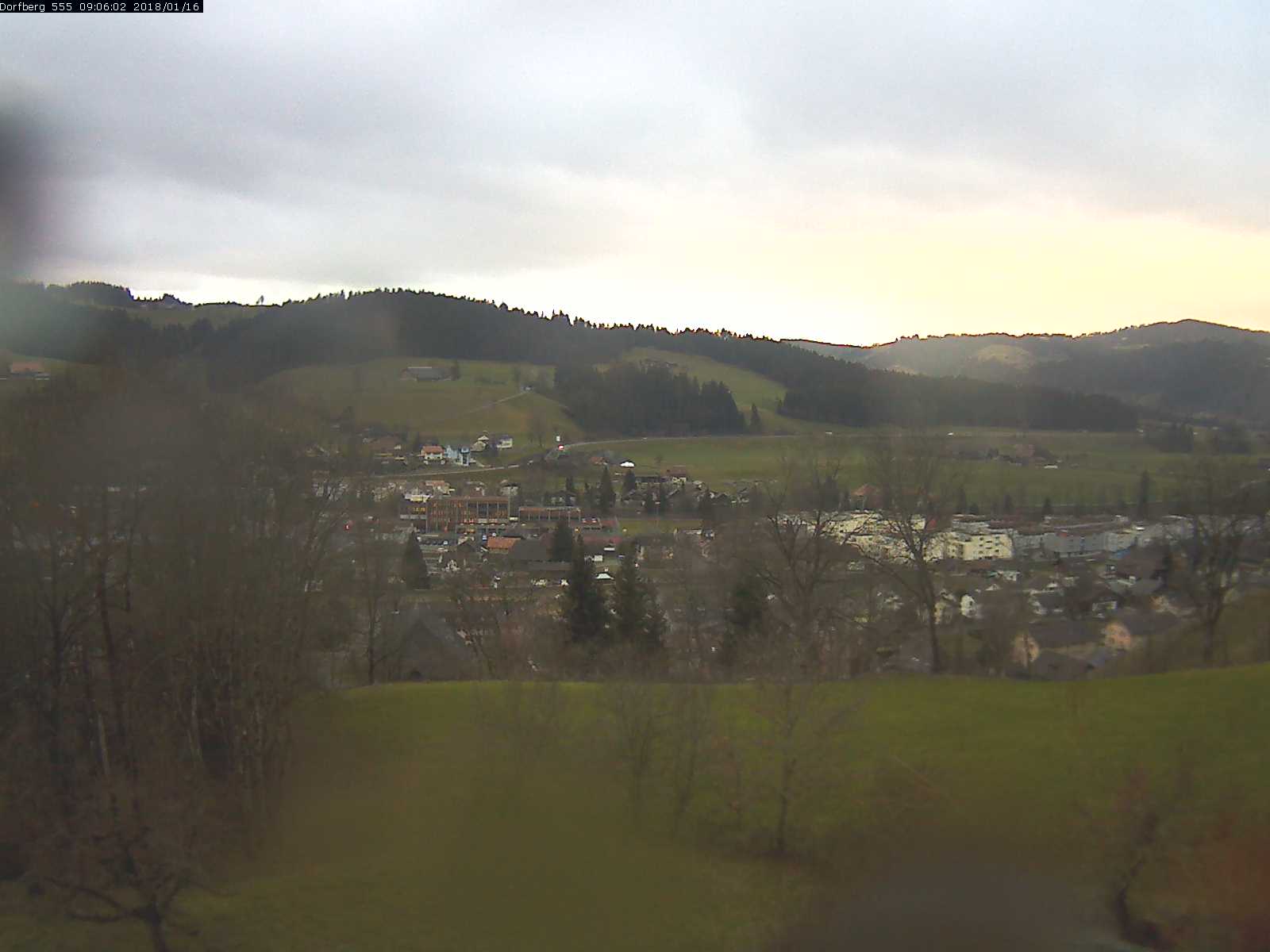 Webcam-Bild: Aussicht vom Dorfberg in Langnau 20180116-090601
