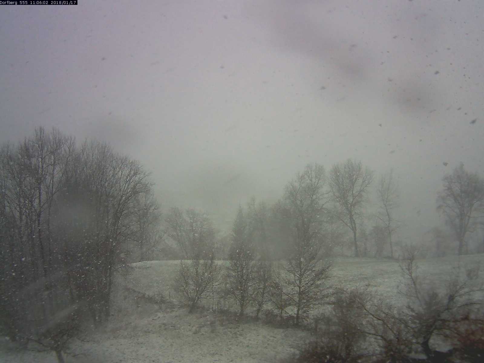 Webcam-Bild: Aussicht vom Dorfberg in Langnau 20180117-110601