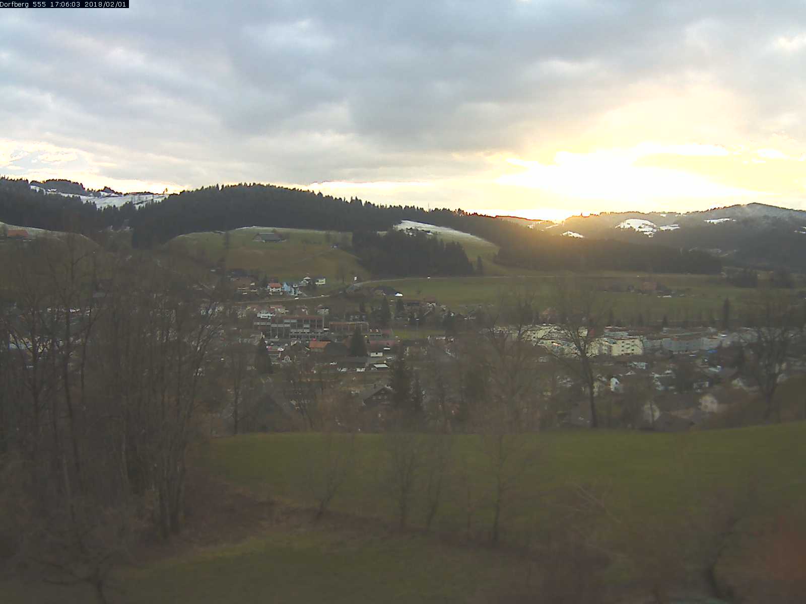 Webcam-Bild: Aussicht vom Dorfberg in Langnau 20180201-170601