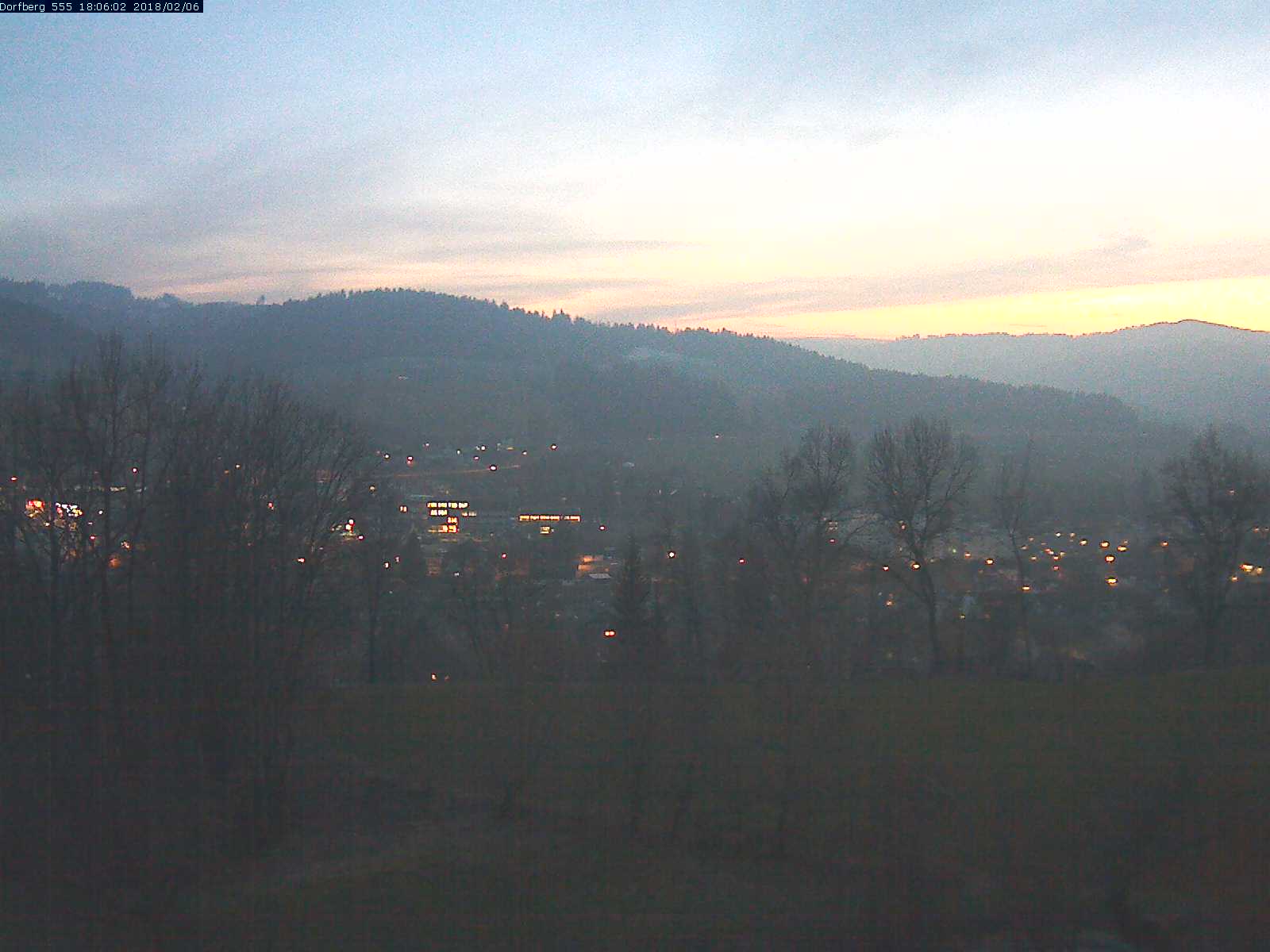 Webcam-Bild: Aussicht vom Dorfberg in Langnau 20180206-180601