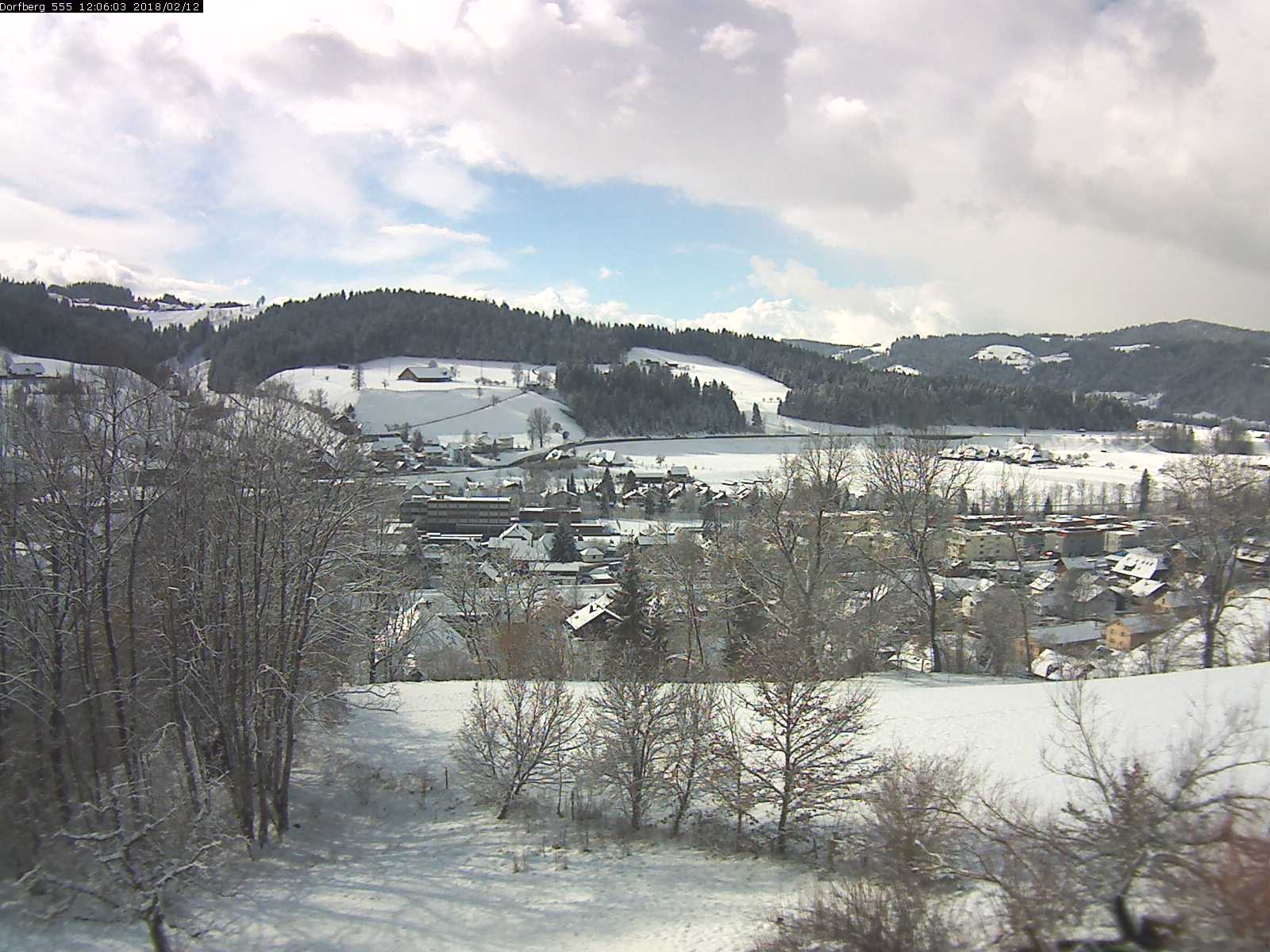 Webcam-Bild: Aussicht vom Dorfberg in Langnau 20180212-120601