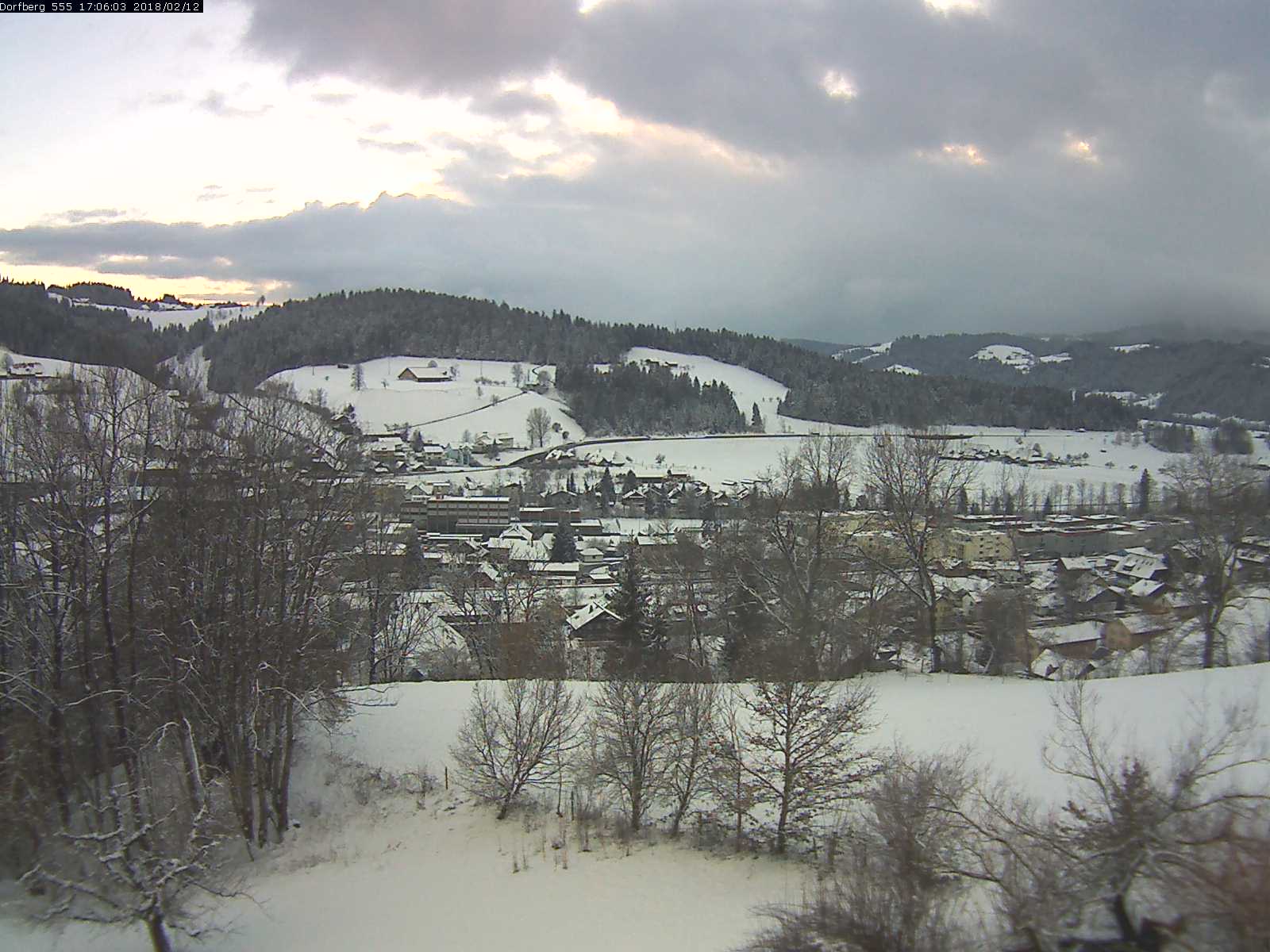 Webcam-Bild: Aussicht vom Dorfberg in Langnau 20180212-170601