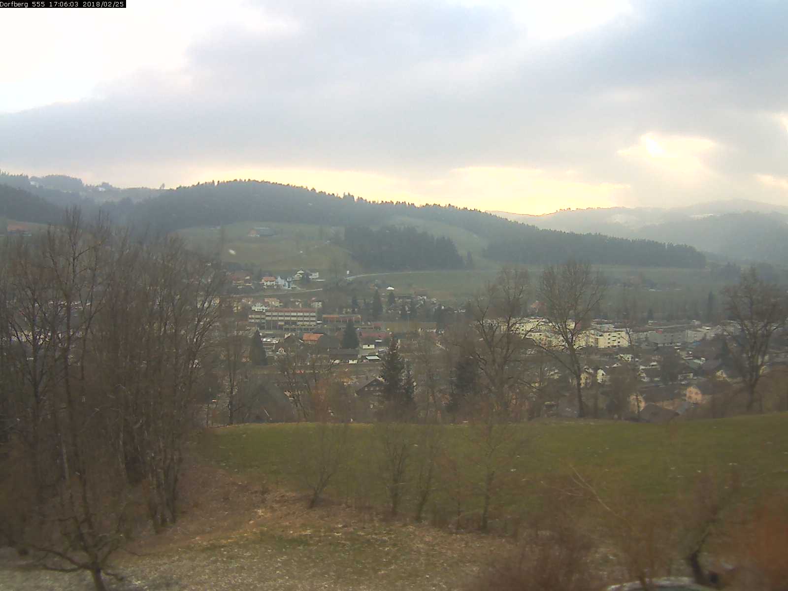 Webcam-Bild: Aussicht vom Dorfberg in Langnau 20180225-170601