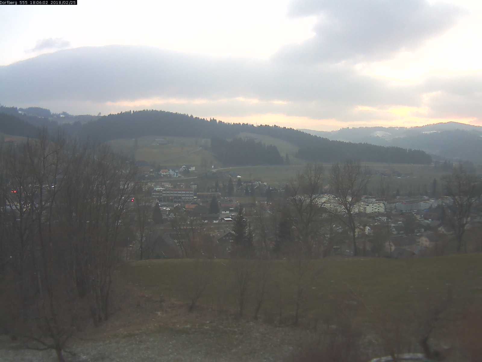 Webcam-Bild: Aussicht vom Dorfberg in Langnau 20180225-180601
