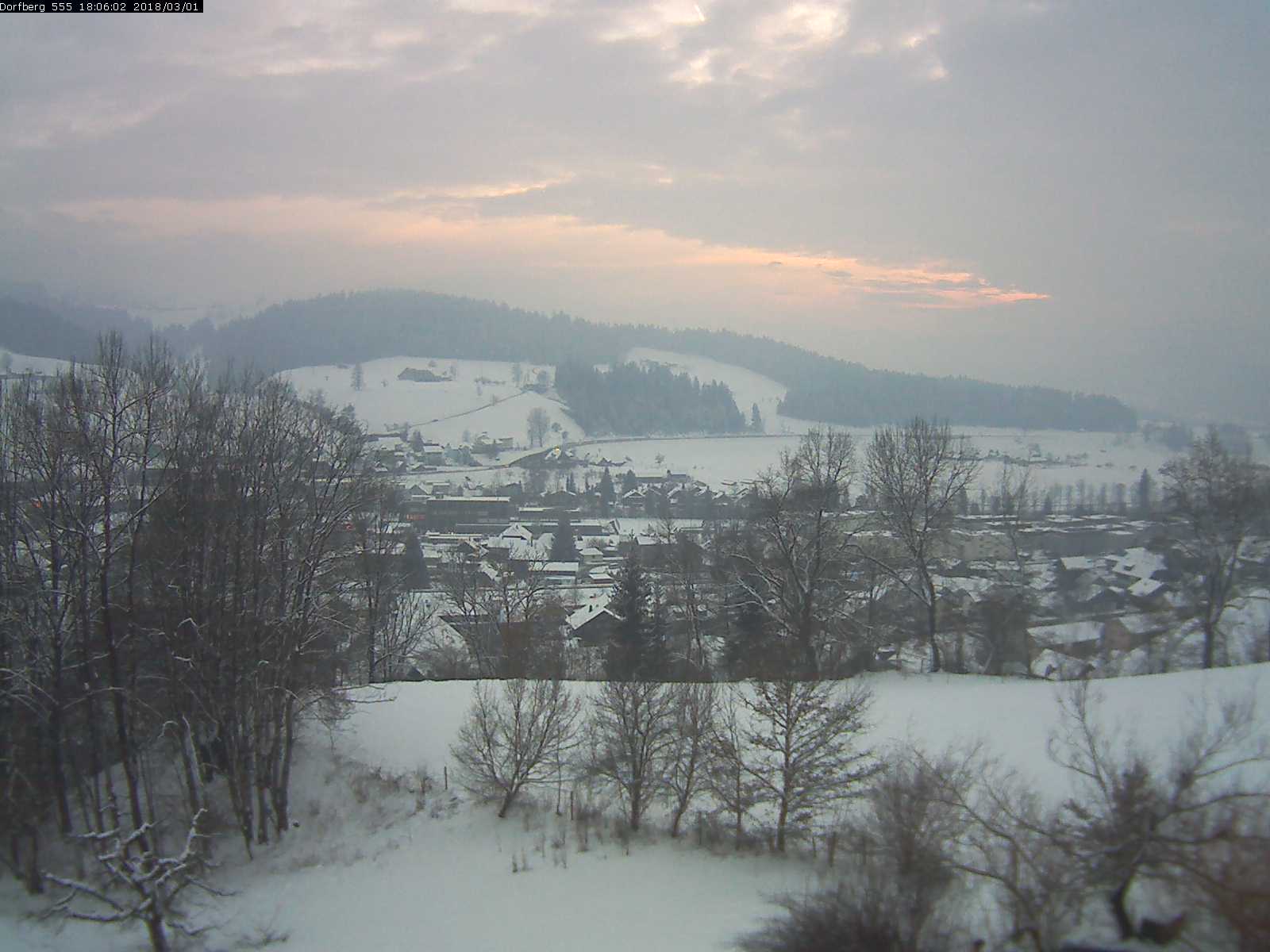 Webcam-Bild: Aussicht vom Dorfberg in Langnau 20180301-180601