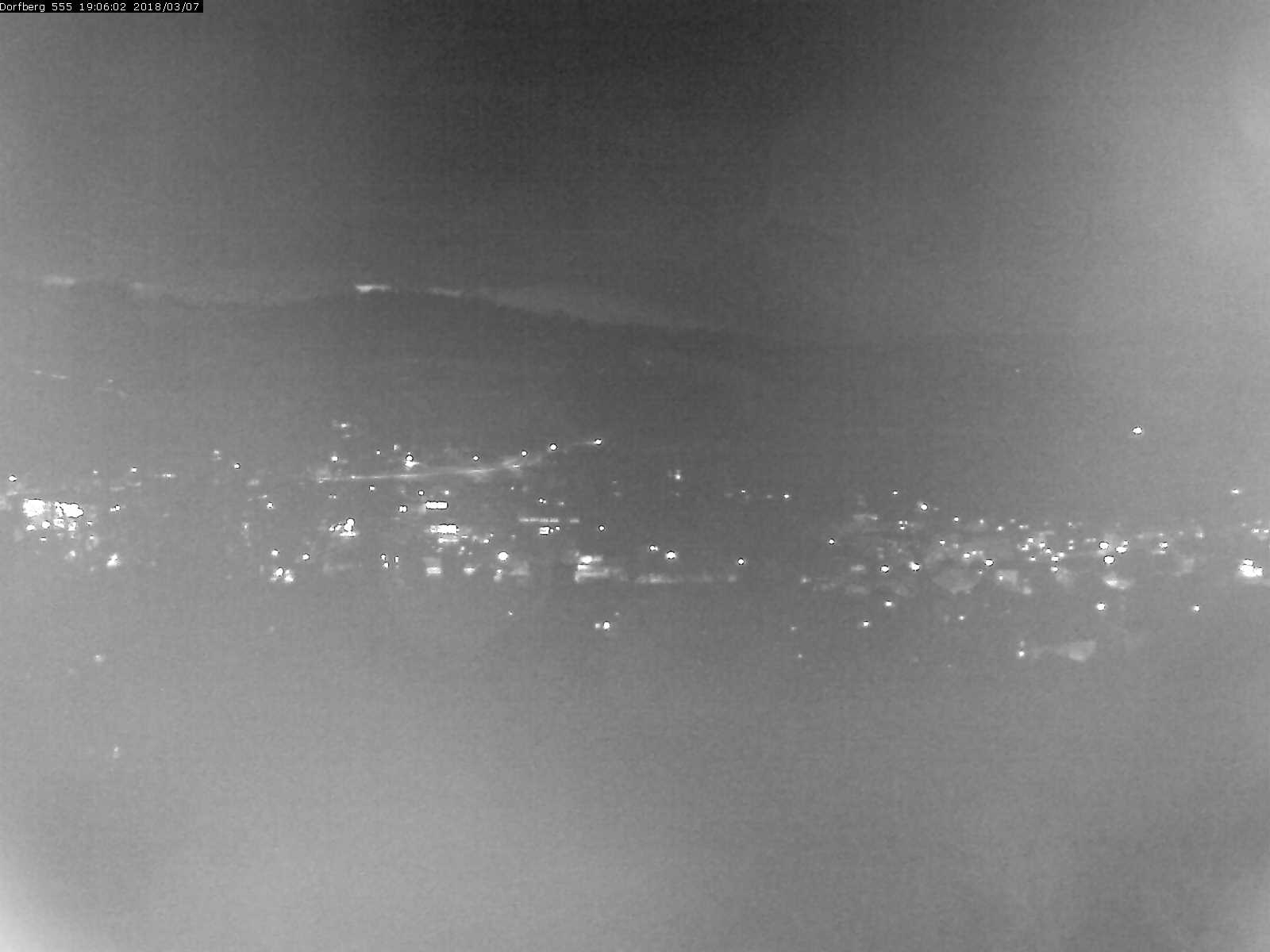 Webcam-Bild: Aussicht vom Dorfberg in Langnau 20180307-190602