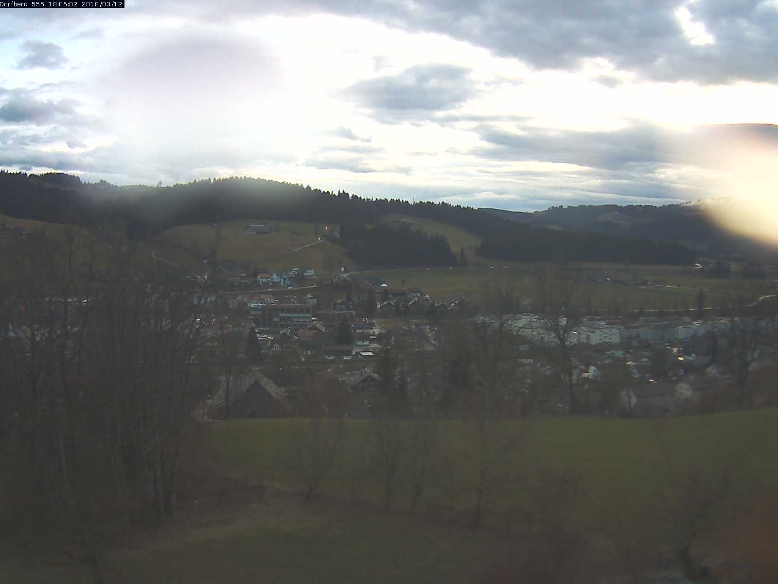 Webcam-Bild: Aussicht vom Dorfberg in Langnau 20180312-180601