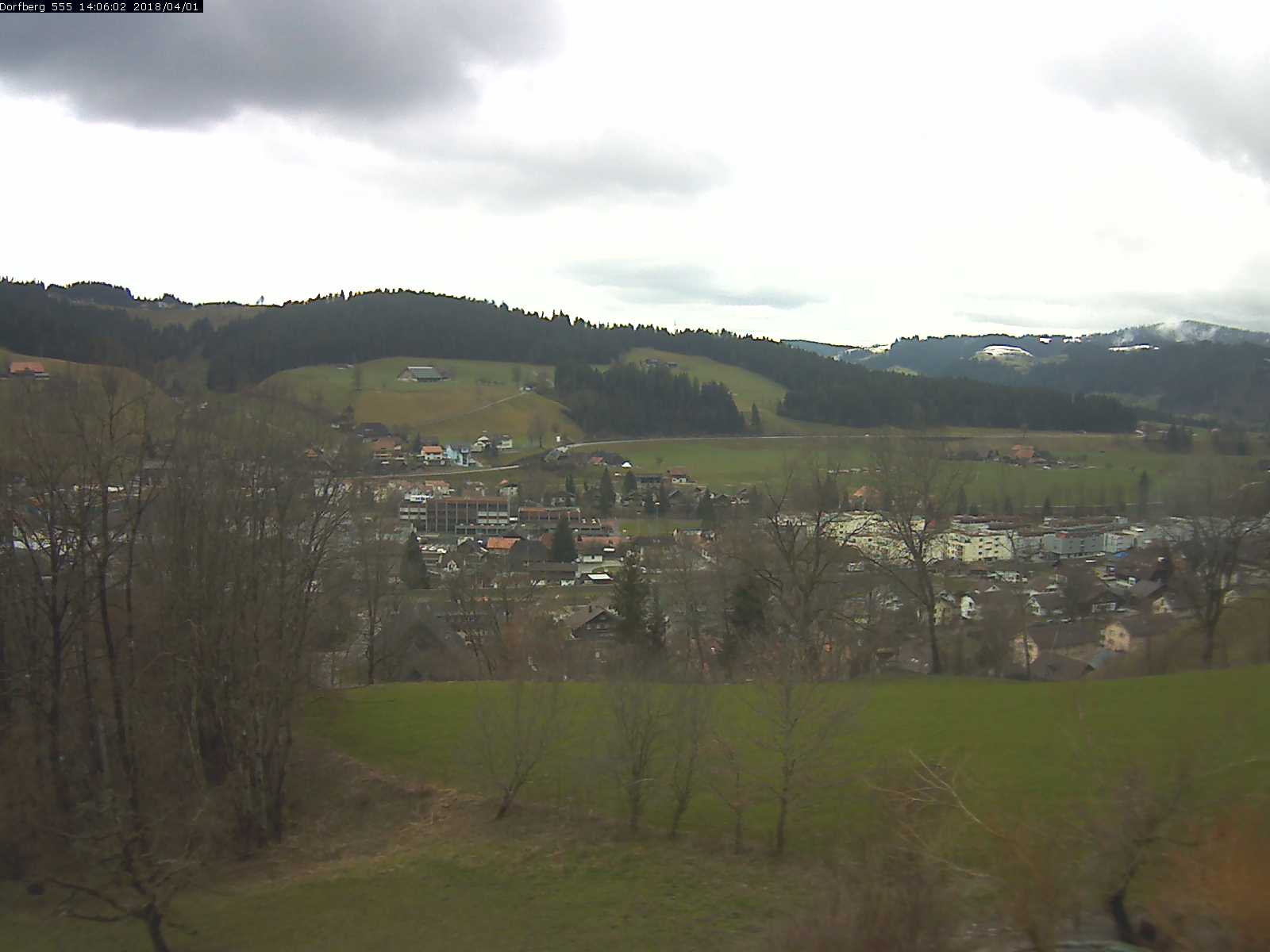 Webcam-Bild: Aussicht vom Dorfberg in Langnau 20180401-140601