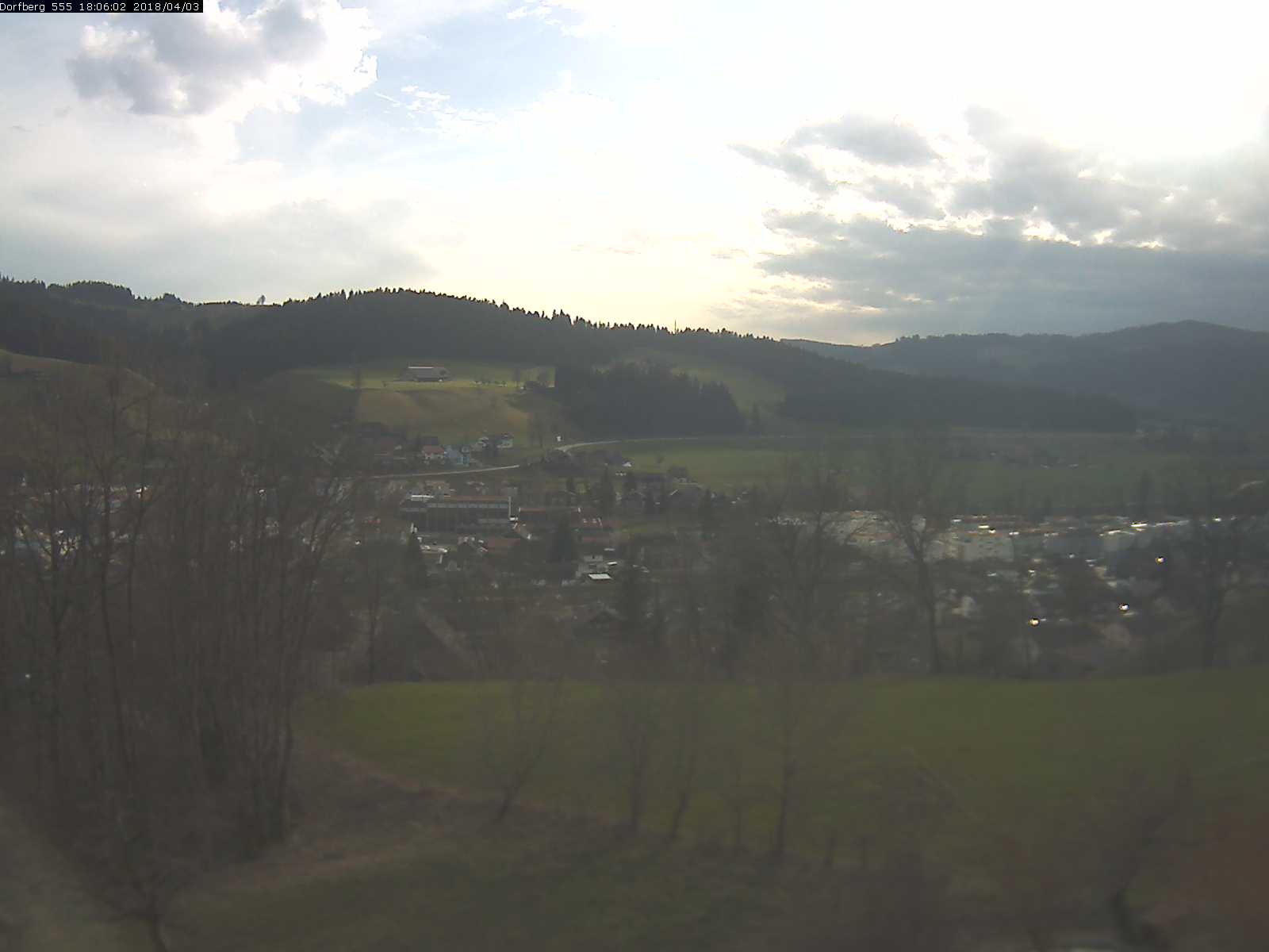 Webcam-Bild: Aussicht vom Dorfberg in Langnau 20180403-180601