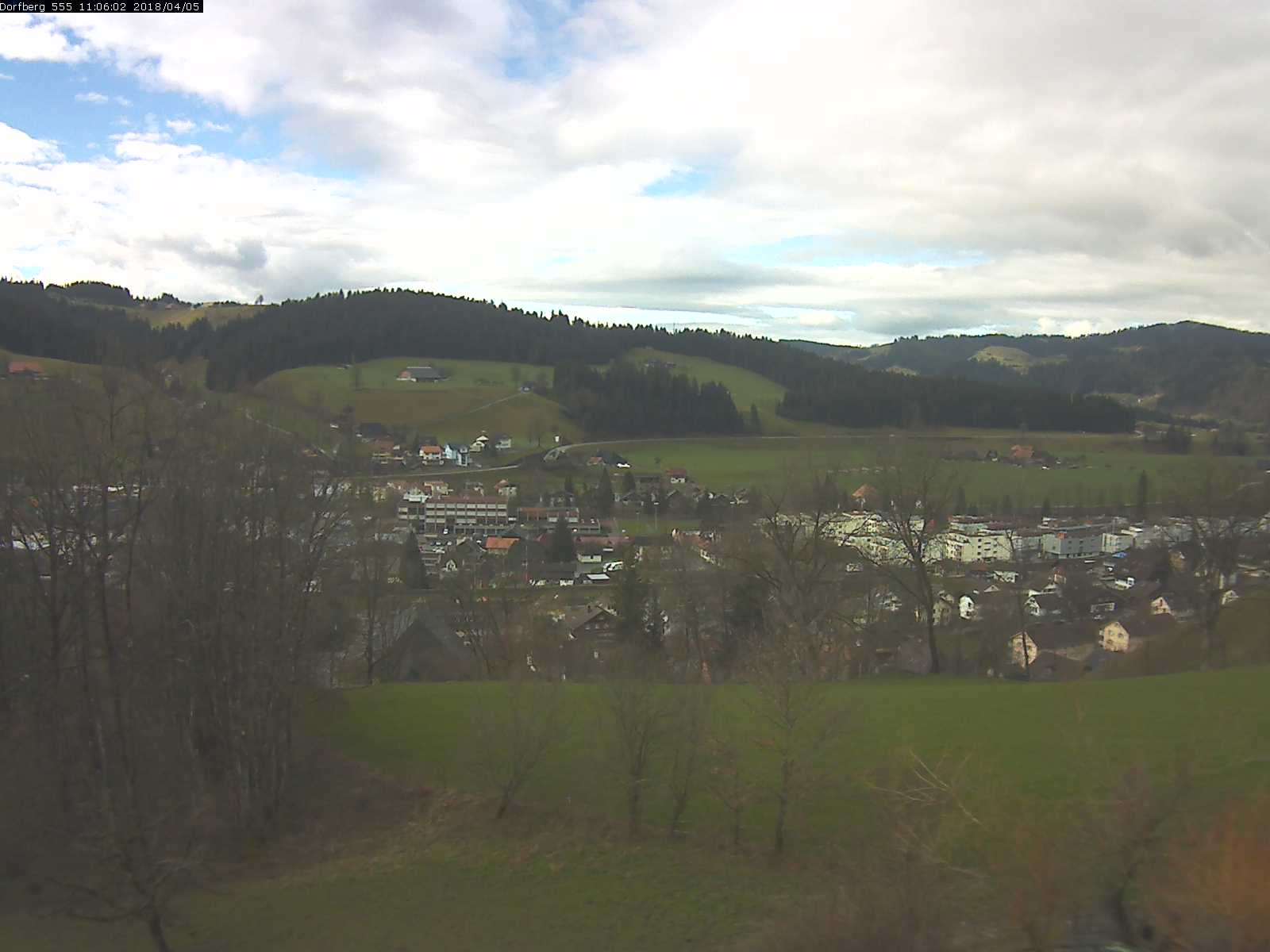 Webcam-Bild: Aussicht vom Dorfberg in Langnau 20180405-110601