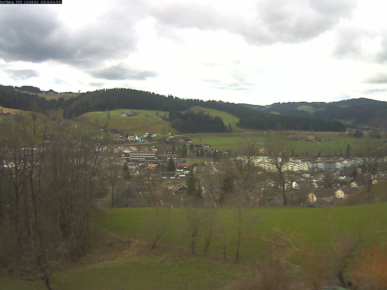 Webcam-Bild: Aussicht vom Dorfberg in Langnau 20180405-120601