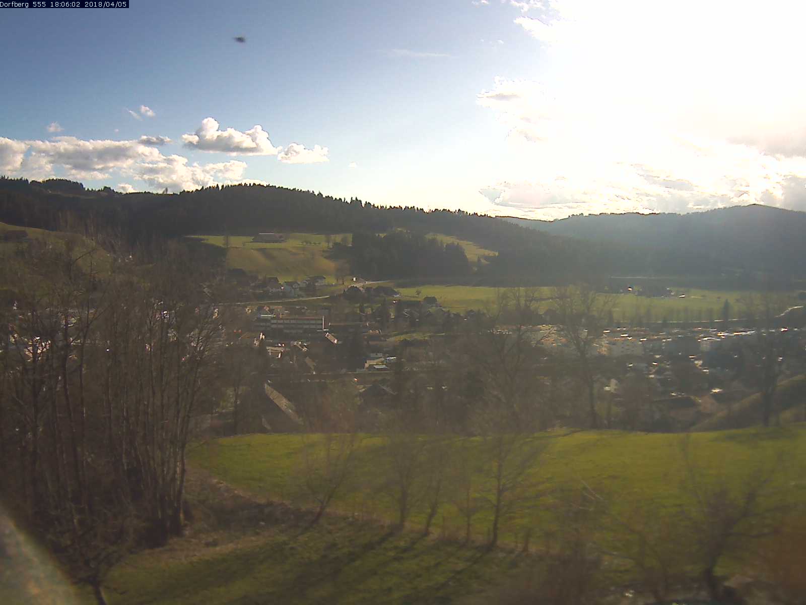 Webcam-Bild: Aussicht vom Dorfberg in Langnau 20180405-180601