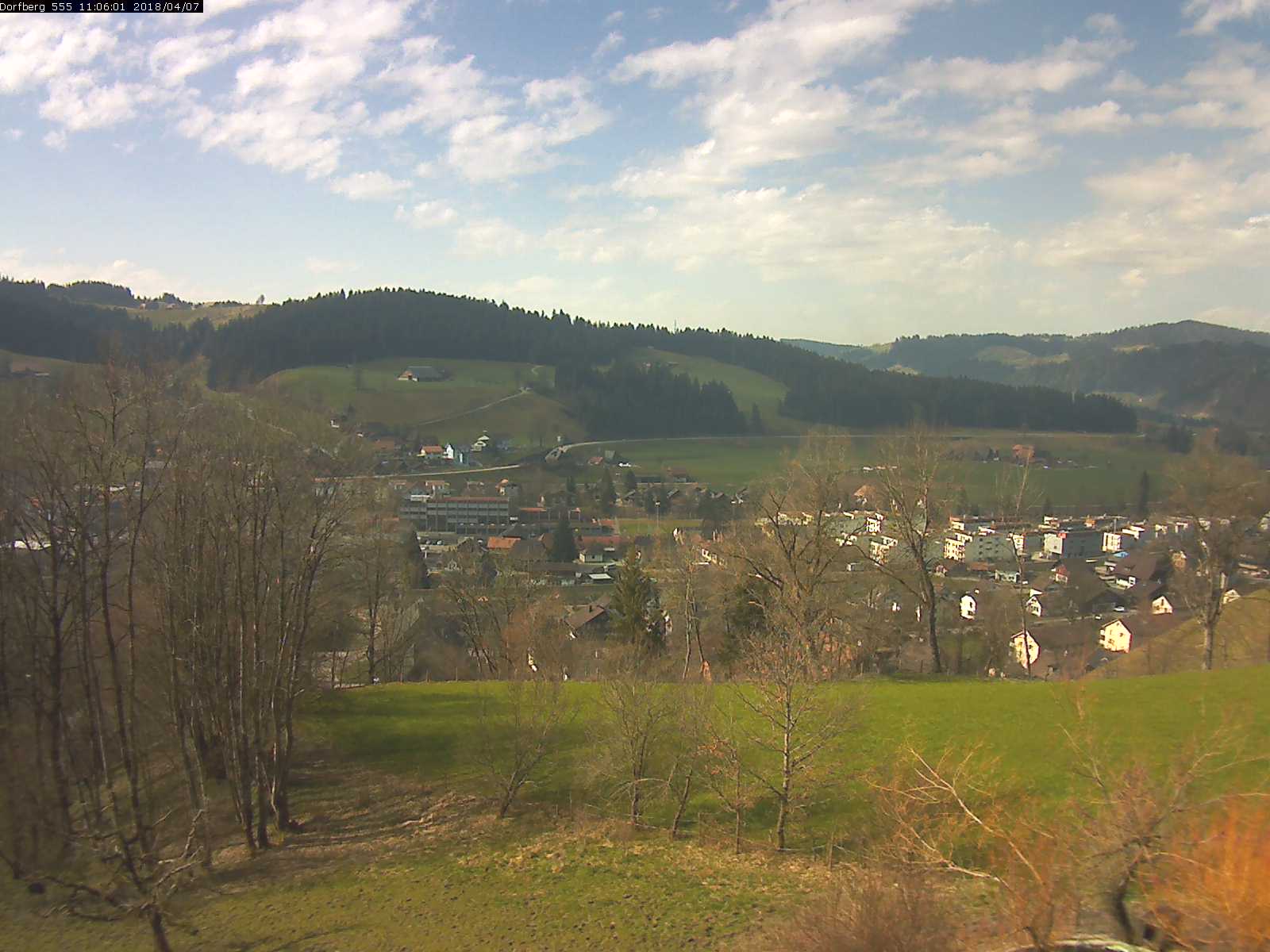 Webcam-Bild: Aussicht vom Dorfberg in Langnau 20180407-110601