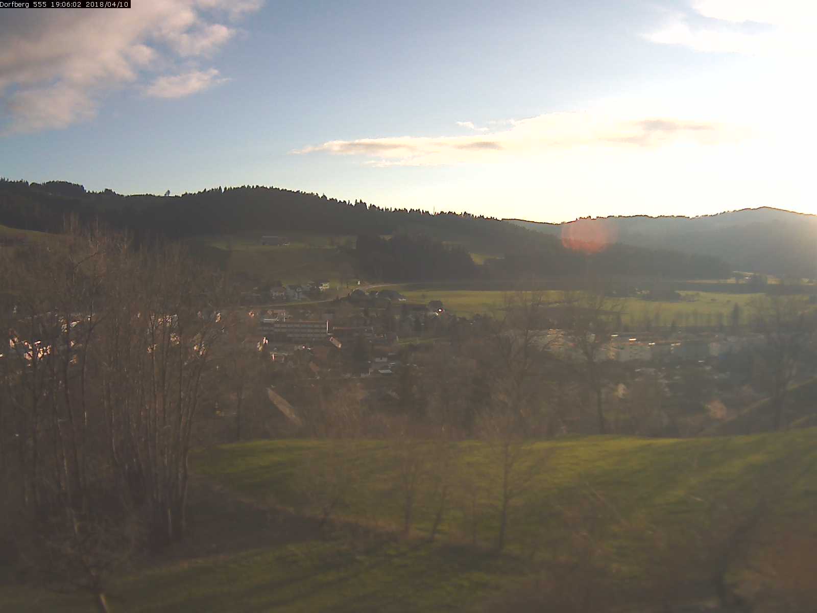 Webcam-Bild: Aussicht vom Dorfberg in Langnau 20180410-190601