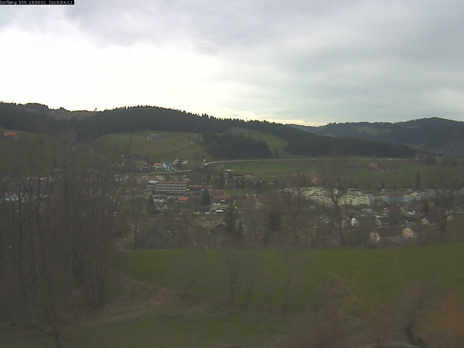 Webcam-Bild: Aussicht vom Dorfberg in Langnau 20180411-180601