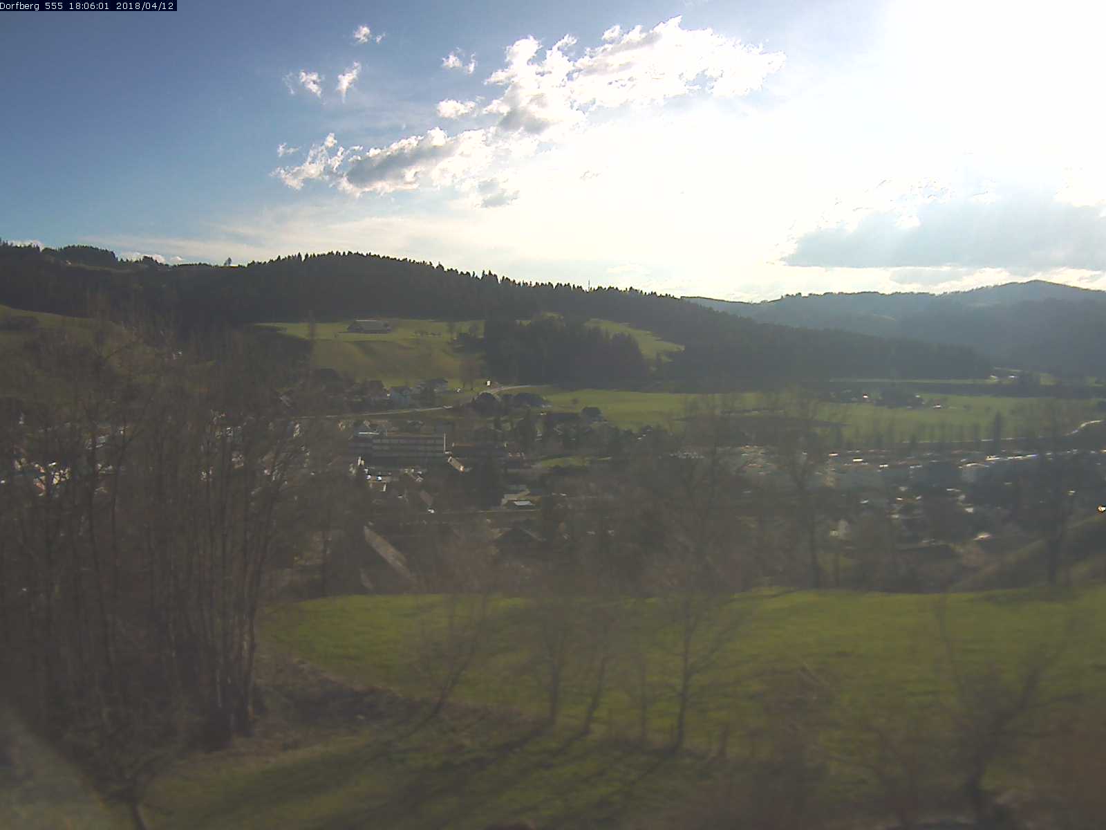 Webcam-Bild: Aussicht vom Dorfberg in Langnau 20180412-180601