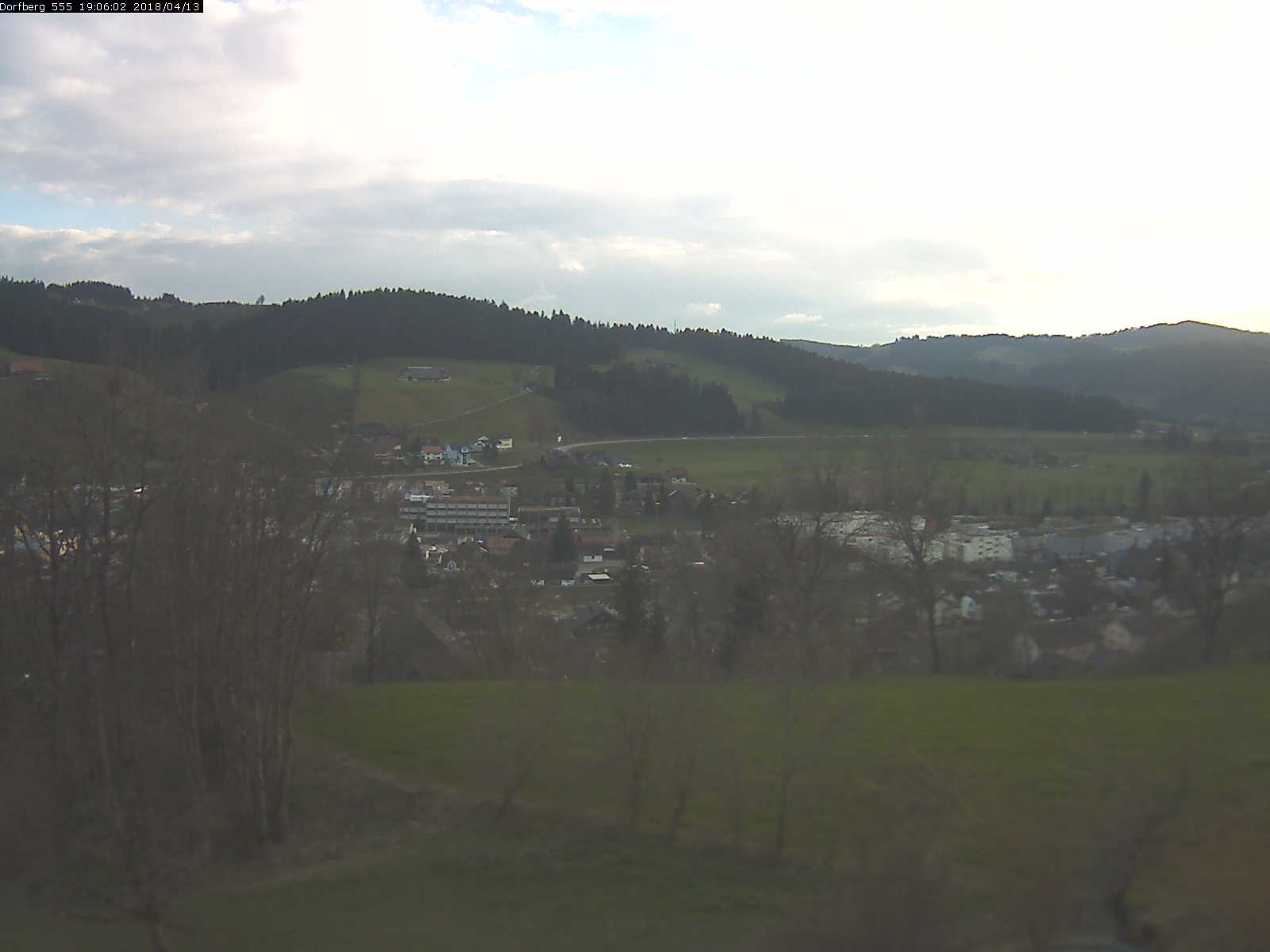 Webcam-Bild: Aussicht vom Dorfberg in Langnau 20180413-190601