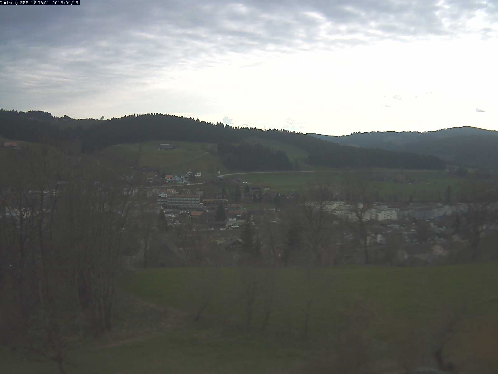 Webcam-Bild: Aussicht vom Dorfberg in Langnau 20180415-180601