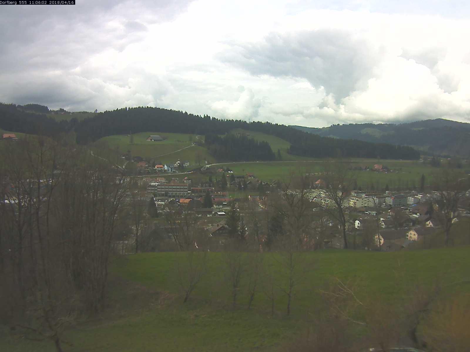 Webcam-Bild: Aussicht vom Dorfberg in Langnau 20180416-110601