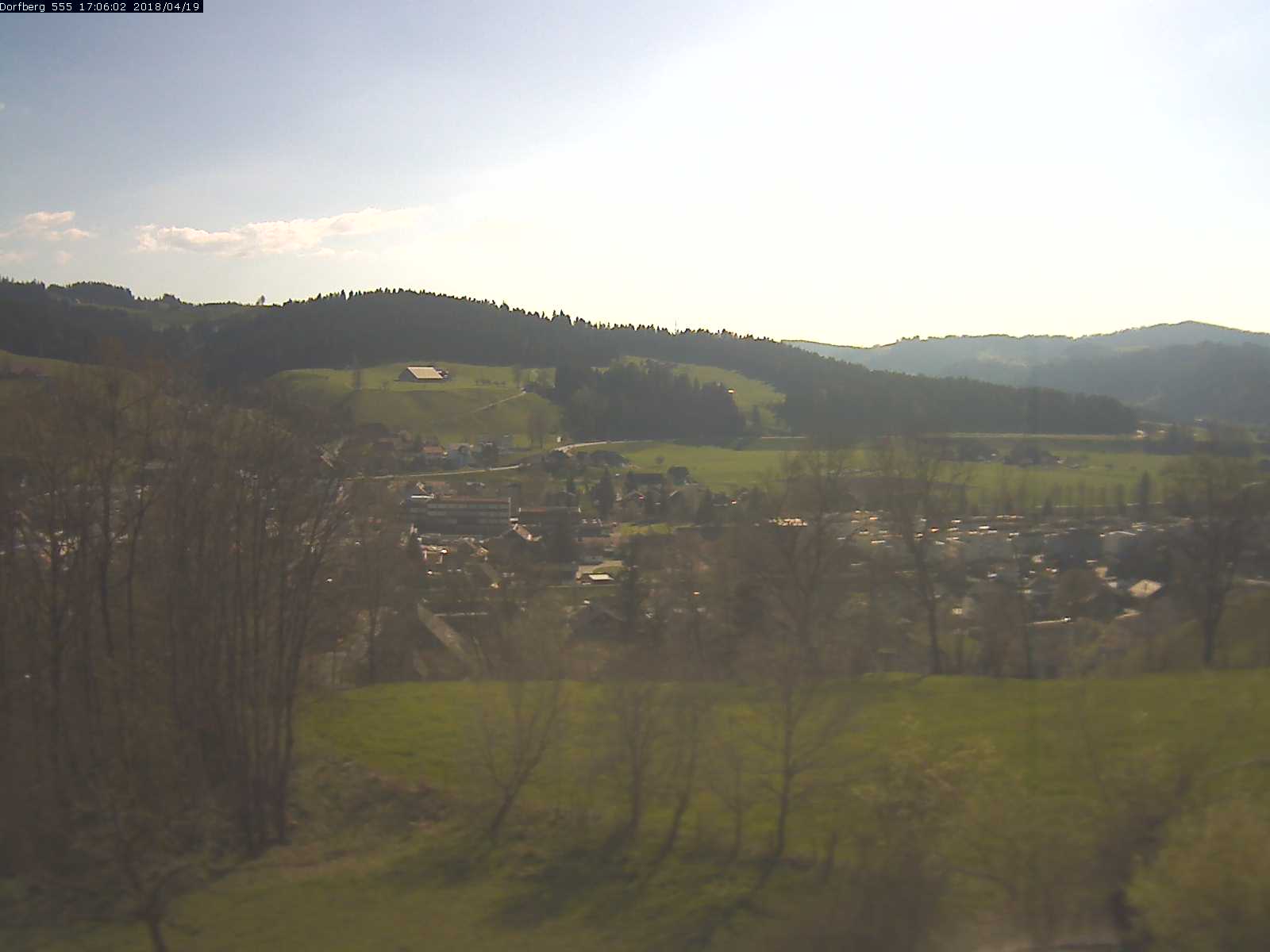 Webcam-Bild: Aussicht vom Dorfberg in Langnau 20180419-170601