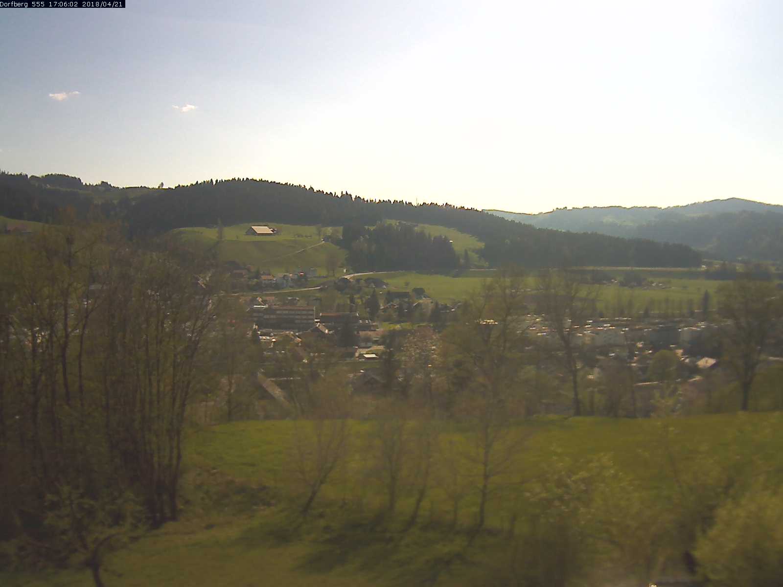 Webcam-Bild: Aussicht vom Dorfberg in Langnau 20180421-170601