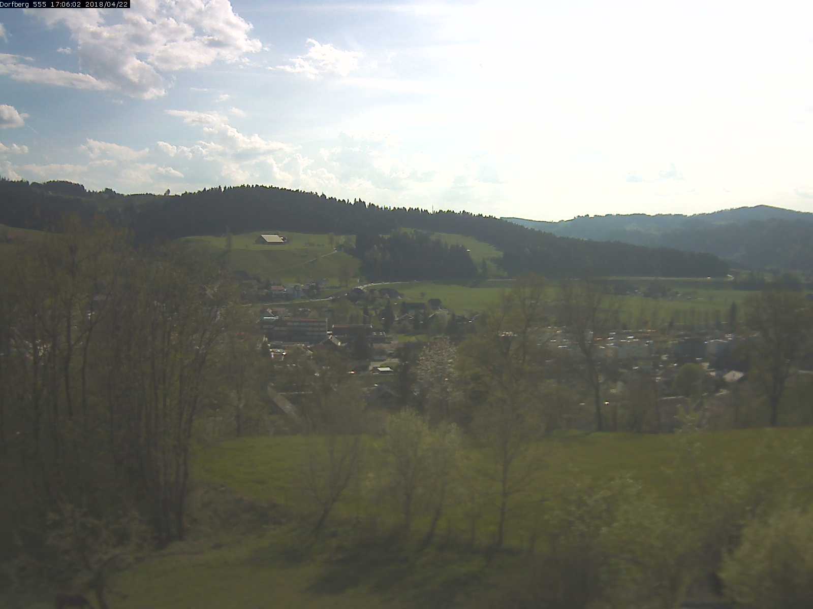 Webcam-Bild: Aussicht vom Dorfberg in Langnau 20180422-170601