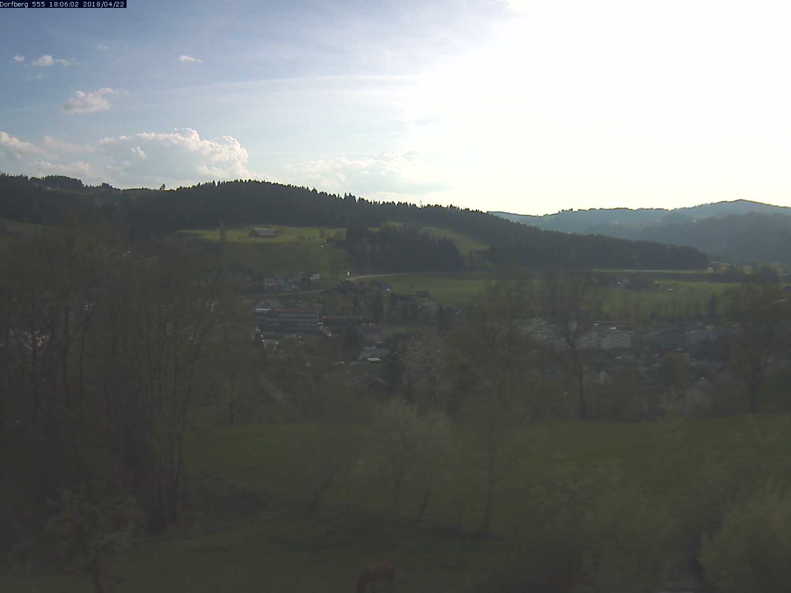 Webcam-Bild: Aussicht vom Dorfberg in Langnau 20180422-180601