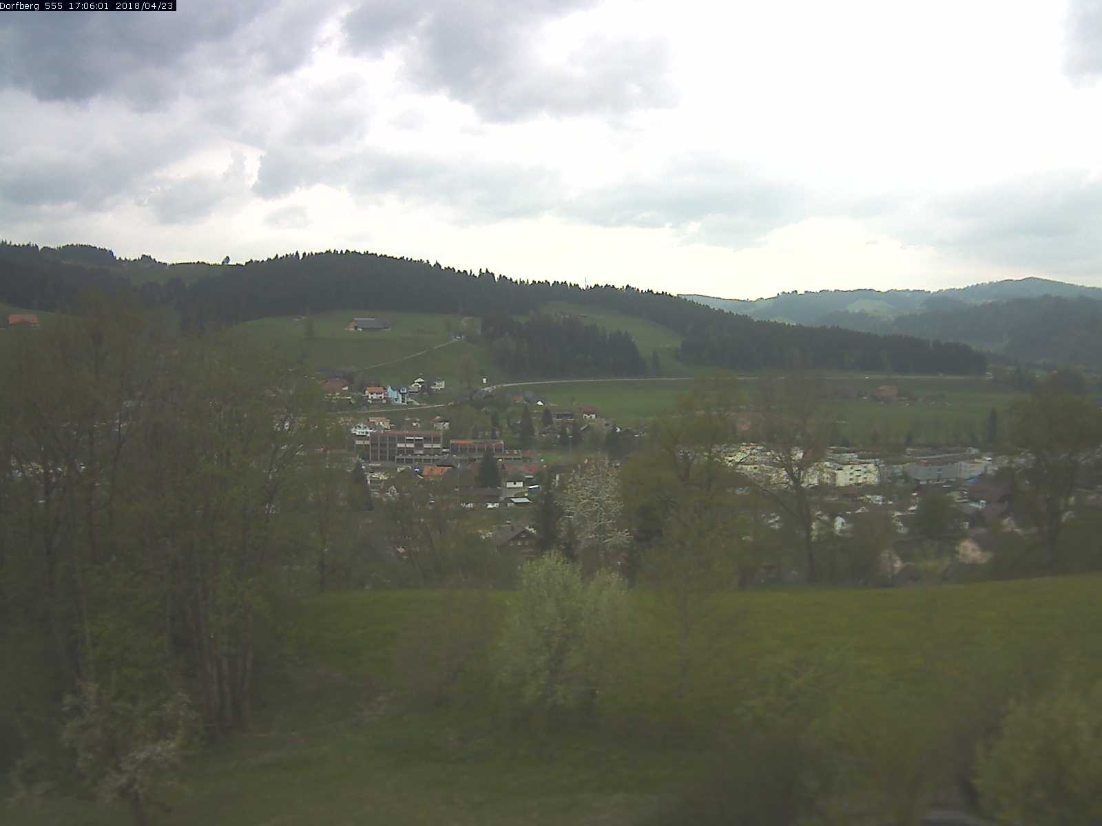 Webcam-Bild: Aussicht vom Dorfberg in Langnau 20180423-170601