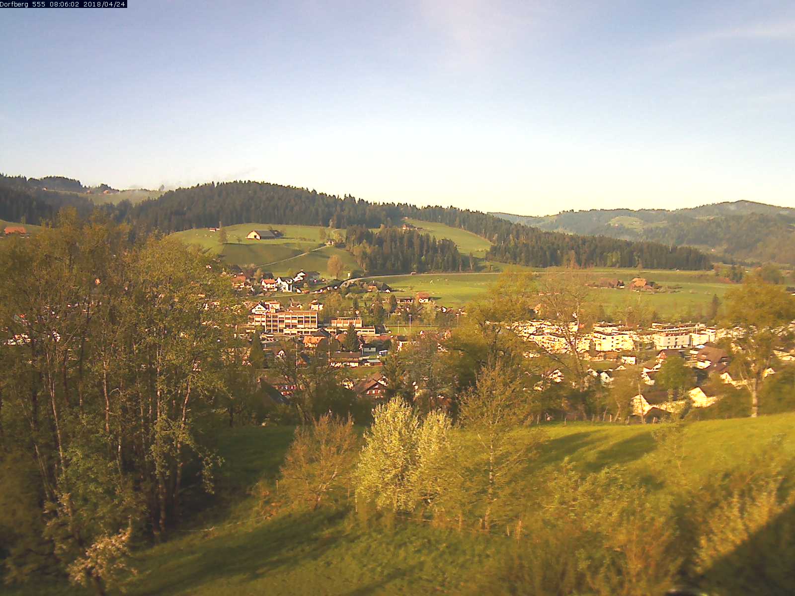 Webcam-Bild: Aussicht vom Dorfberg in Langnau 20180424-080601