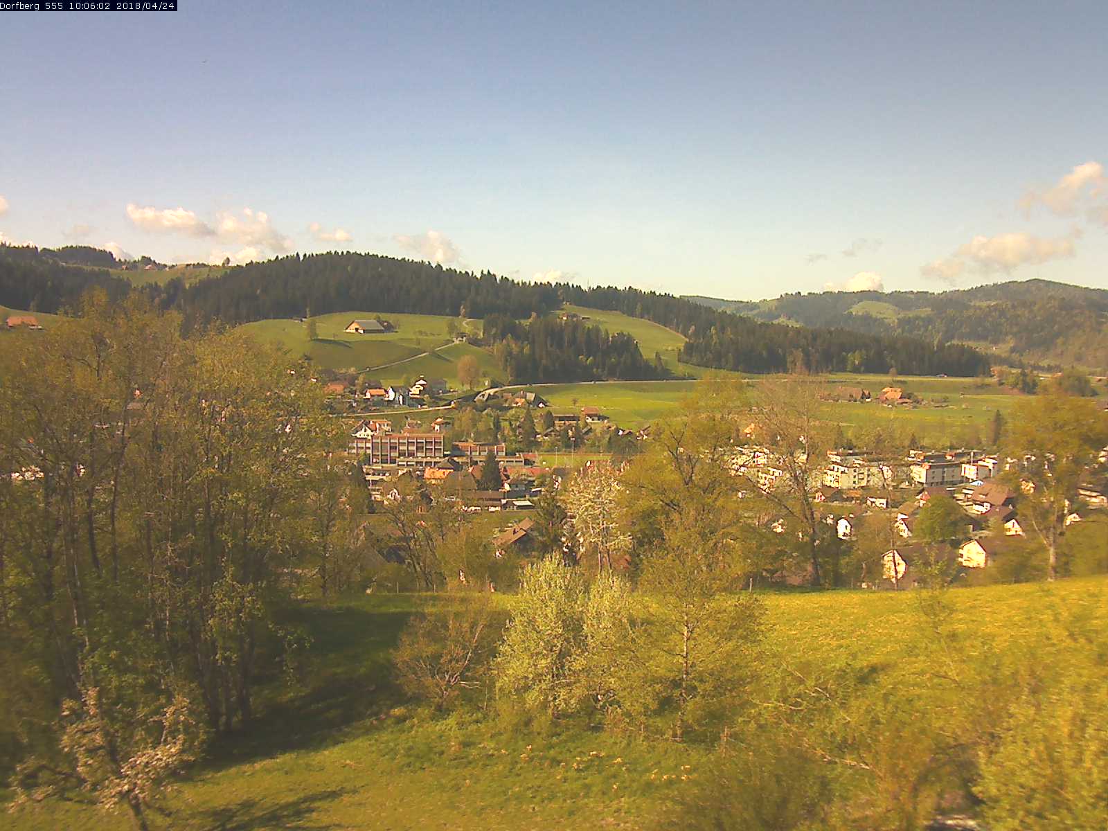 Webcam-Bild: Aussicht vom Dorfberg in Langnau 20180424-100601