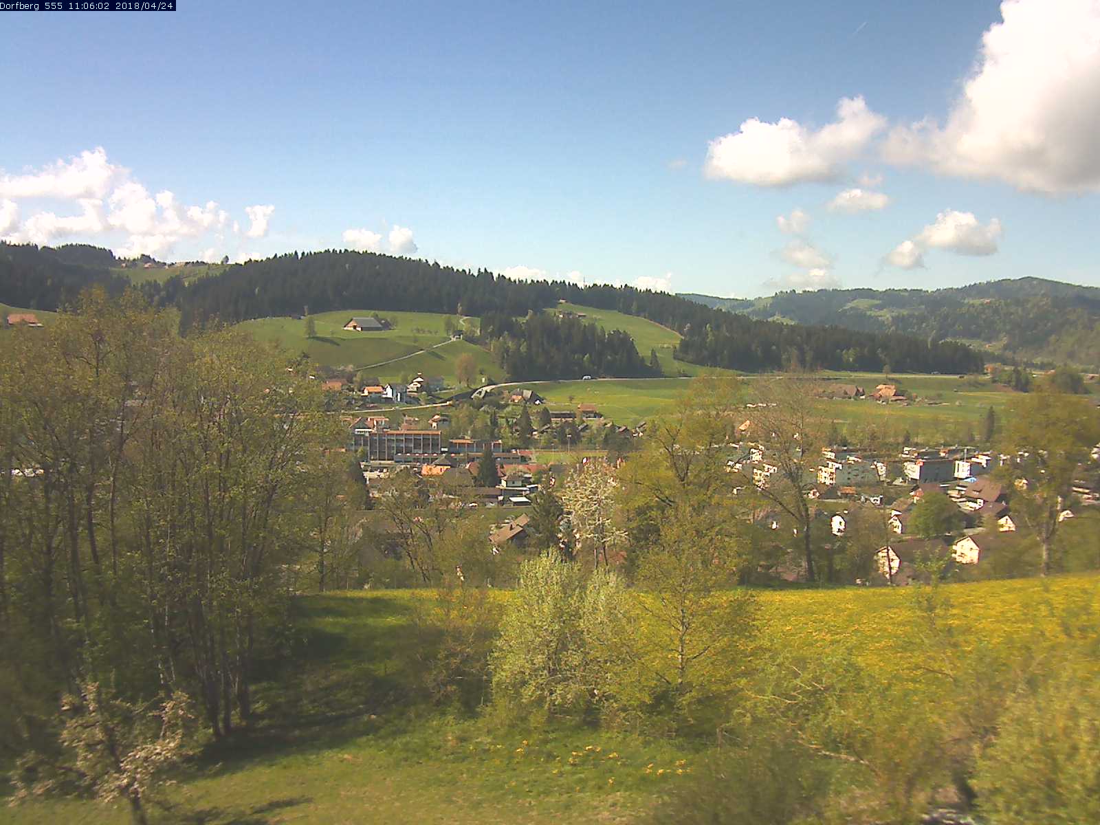 Webcam-Bild: Aussicht vom Dorfberg in Langnau 20180424-110601