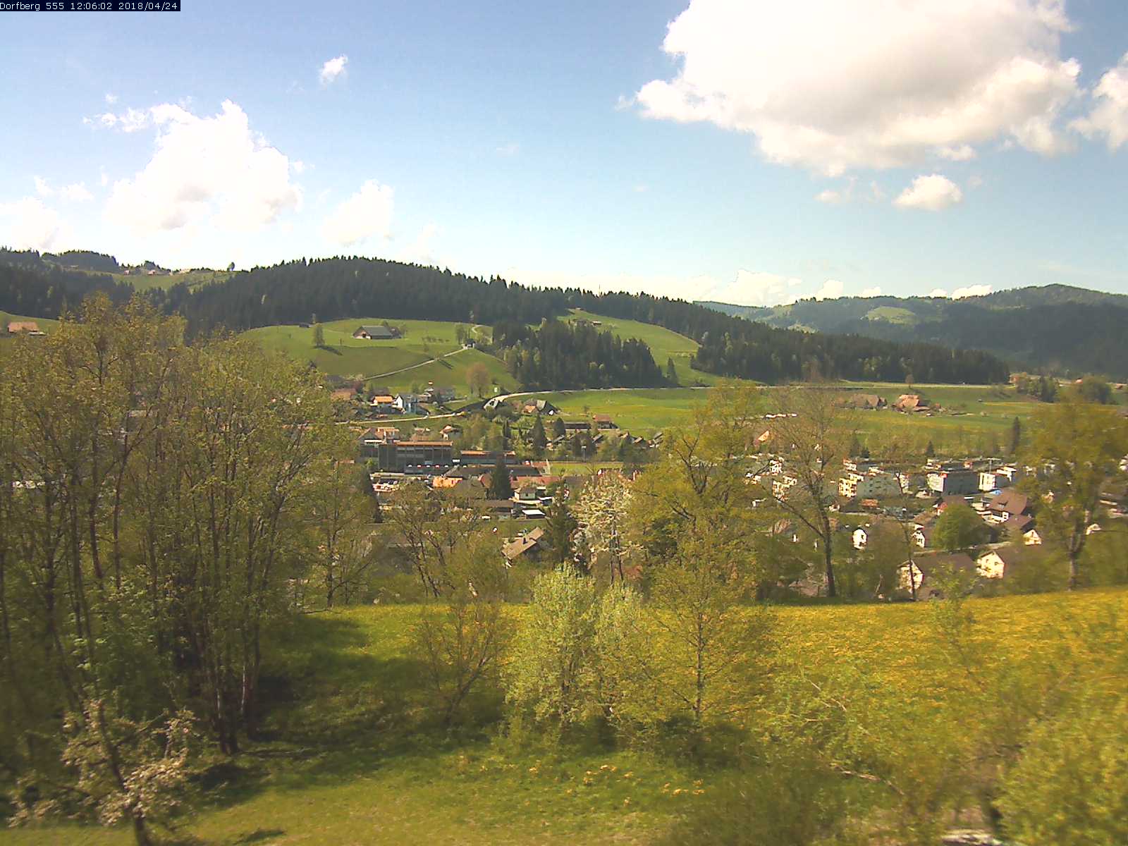 Webcam-Bild: Aussicht vom Dorfberg in Langnau 20180424-120601