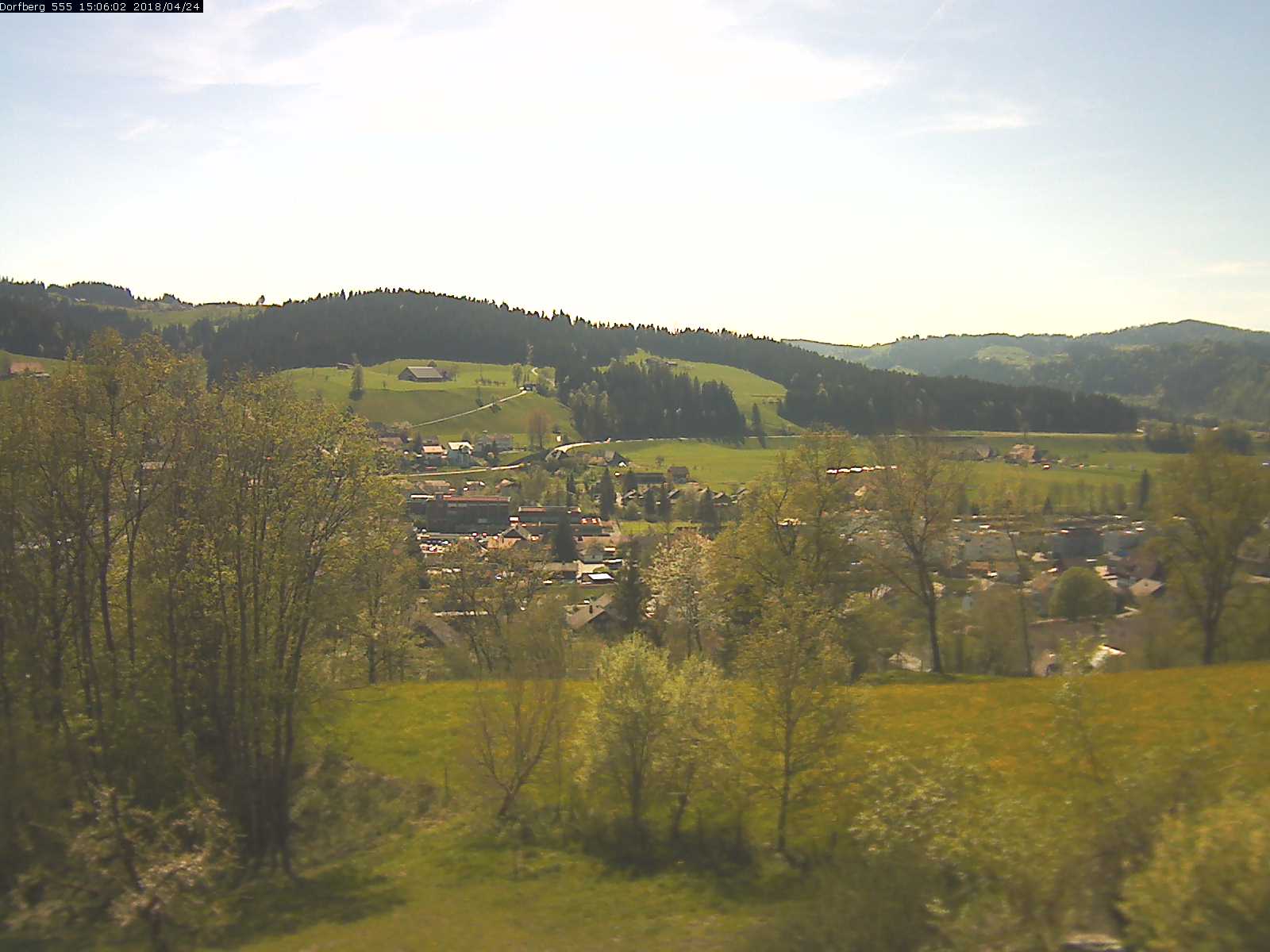 Webcam-Bild: Aussicht vom Dorfberg in Langnau 20180424-150601