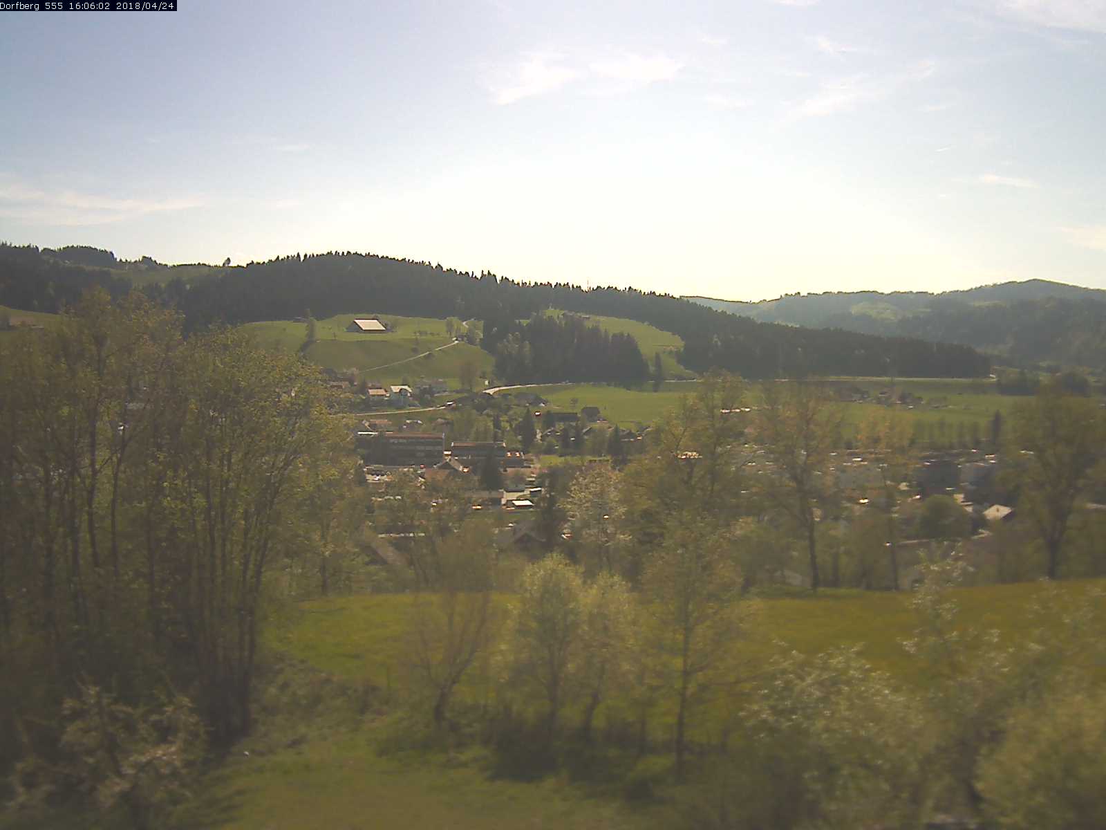 Webcam-Bild: Aussicht vom Dorfberg in Langnau 20180424-160601
