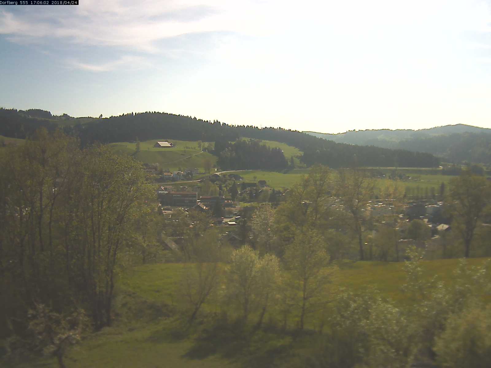 Webcam-Bild: Aussicht vom Dorfberg in Langnau 20180424-170602