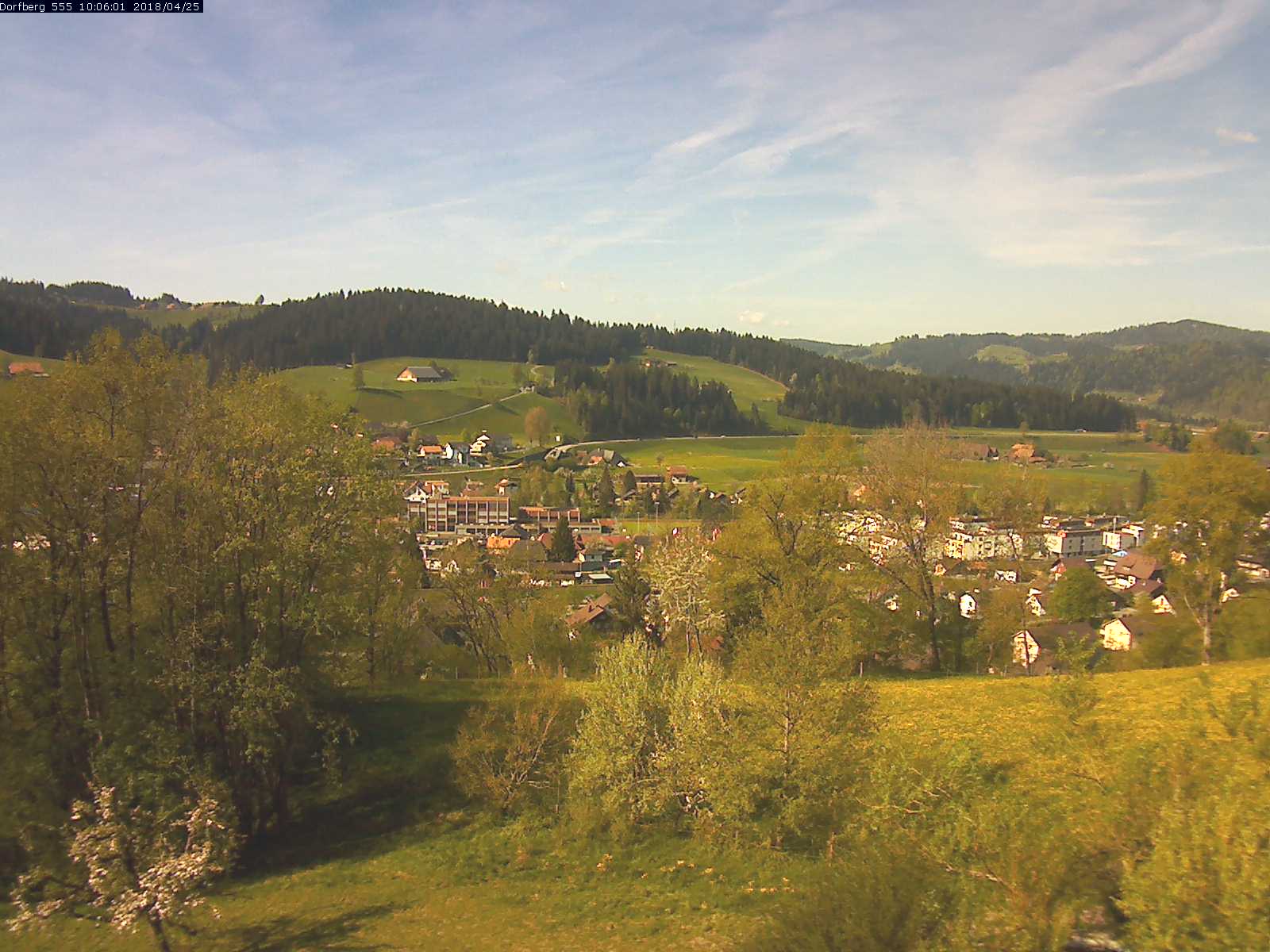 Webcam-Bild: Aussicht vom Dorfberg in Langnau 20180425-100601