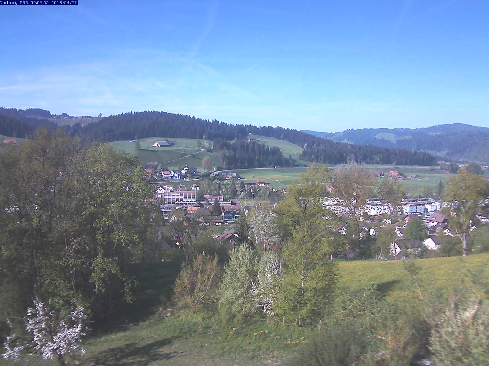 Webcam-Bild: Aussicht vom Dorfberg in Langnau 20180427-090601