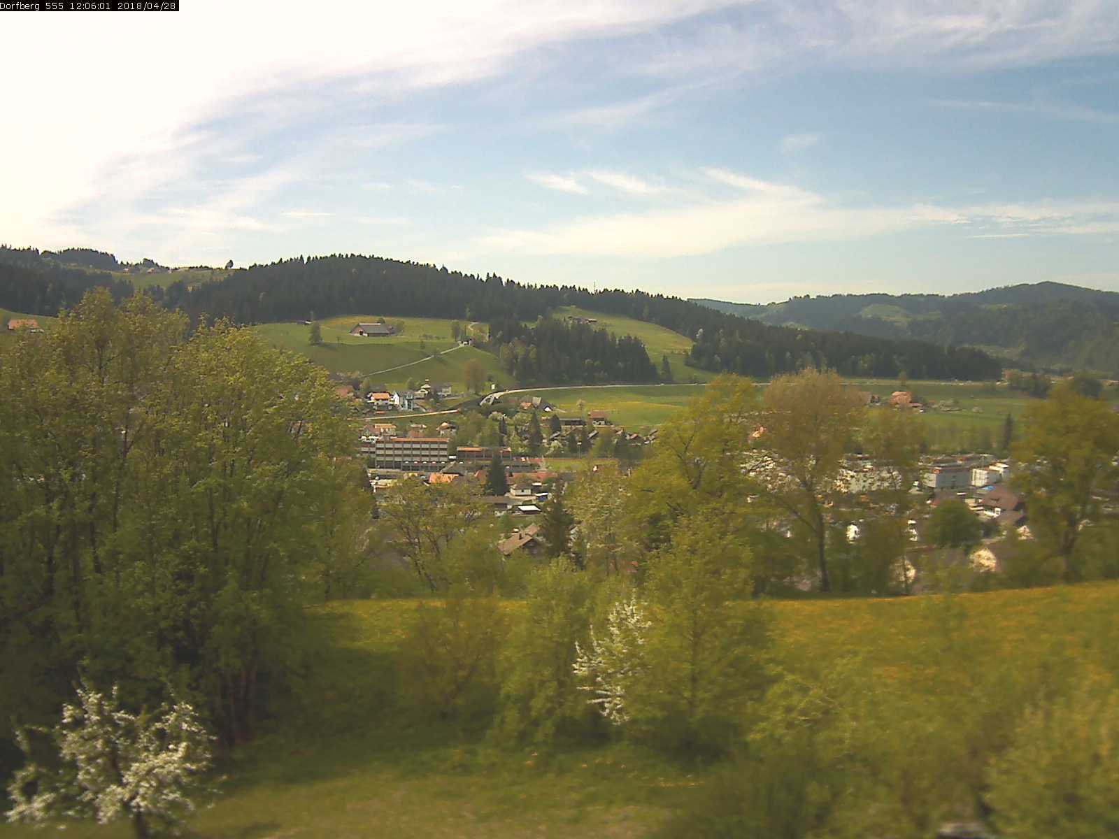 Webcam-Bild: Aussicht vom Dorfberg in Langnau 20180428-120601