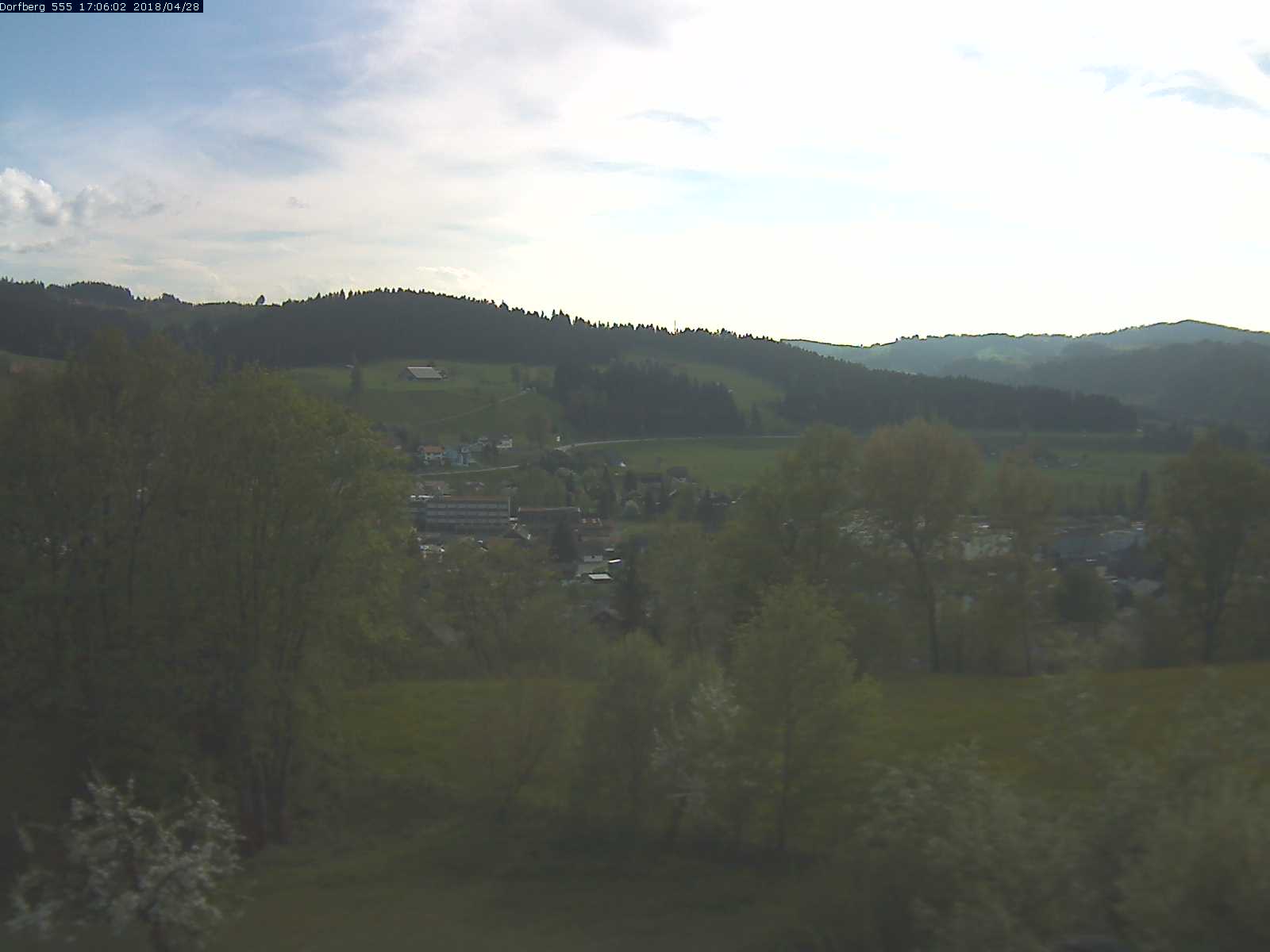 Webcam-Bild: Aussicht vom Dorfberg in Langnau 20180428-170601