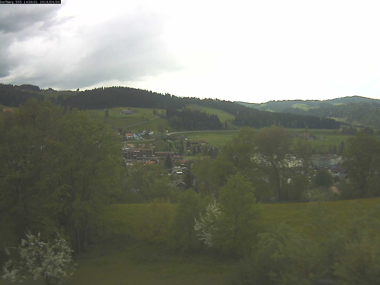 Webcam-Bild: Aussicht vom Dorfberg in Langnau 20180430-140601
